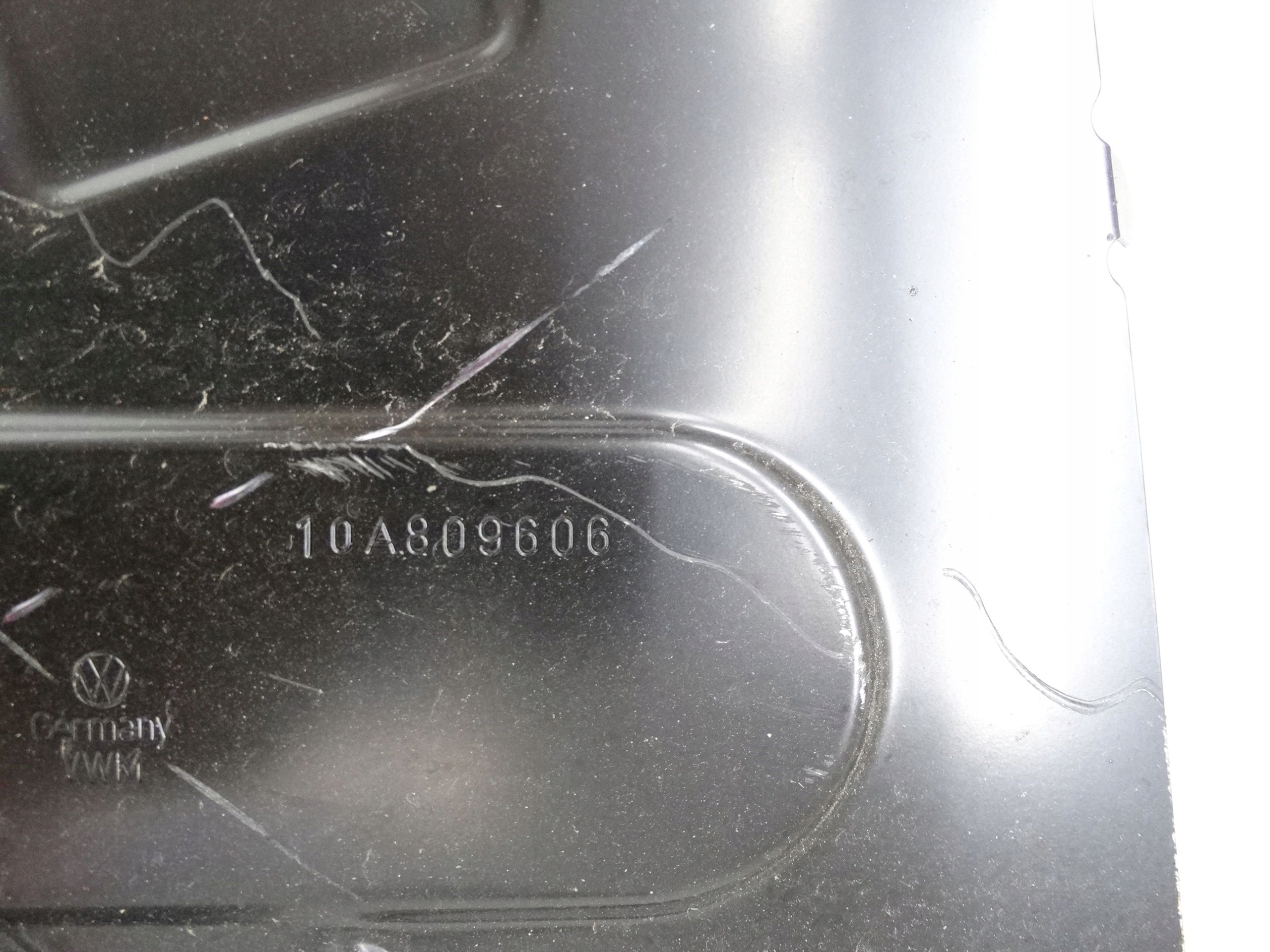 Second image of VW ID.3 19- poszycie słupek bok prawy 10A809606