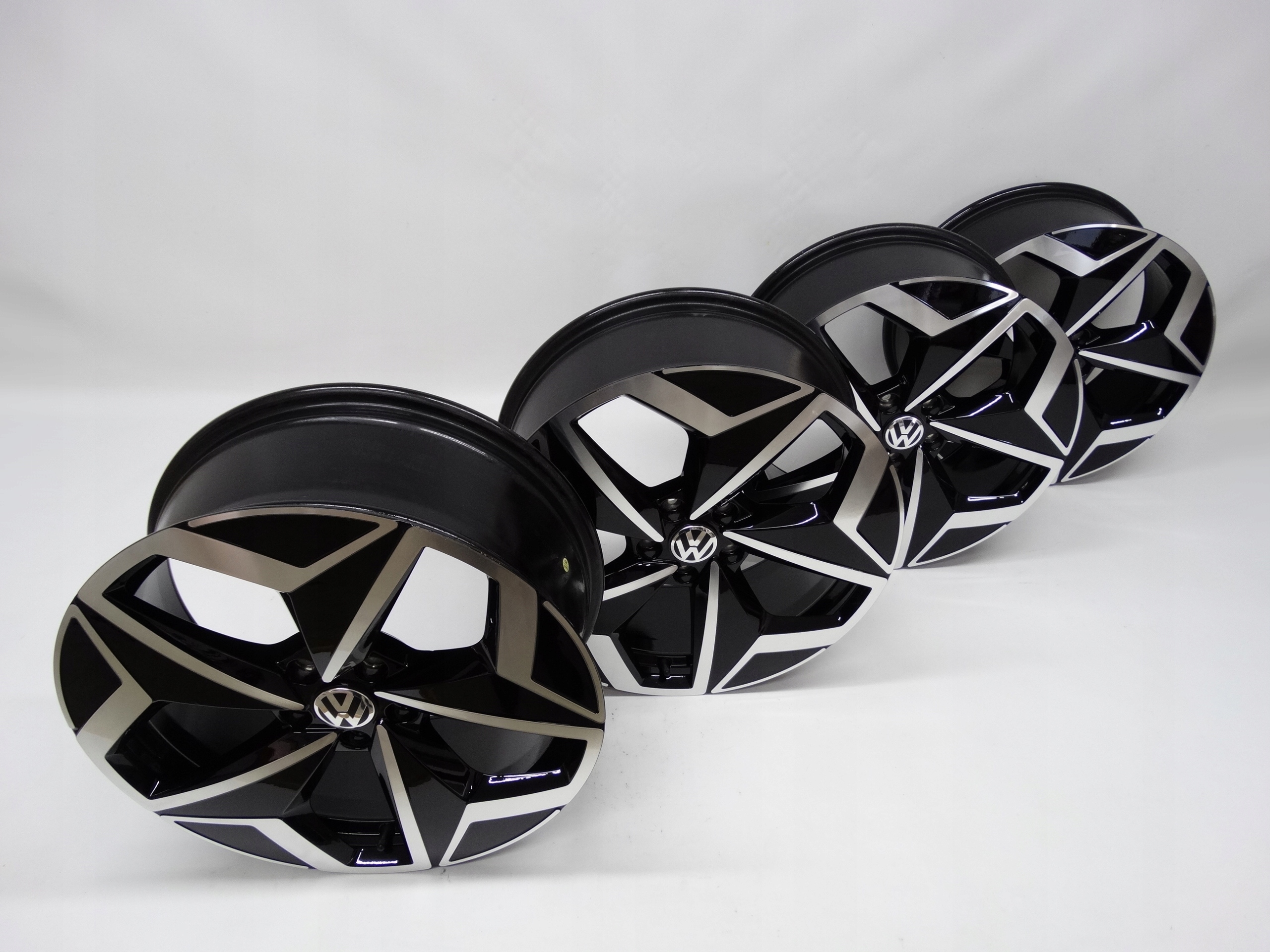 Second image of VW ID.3 ID3 komplet felg 19 cali 10A601025H