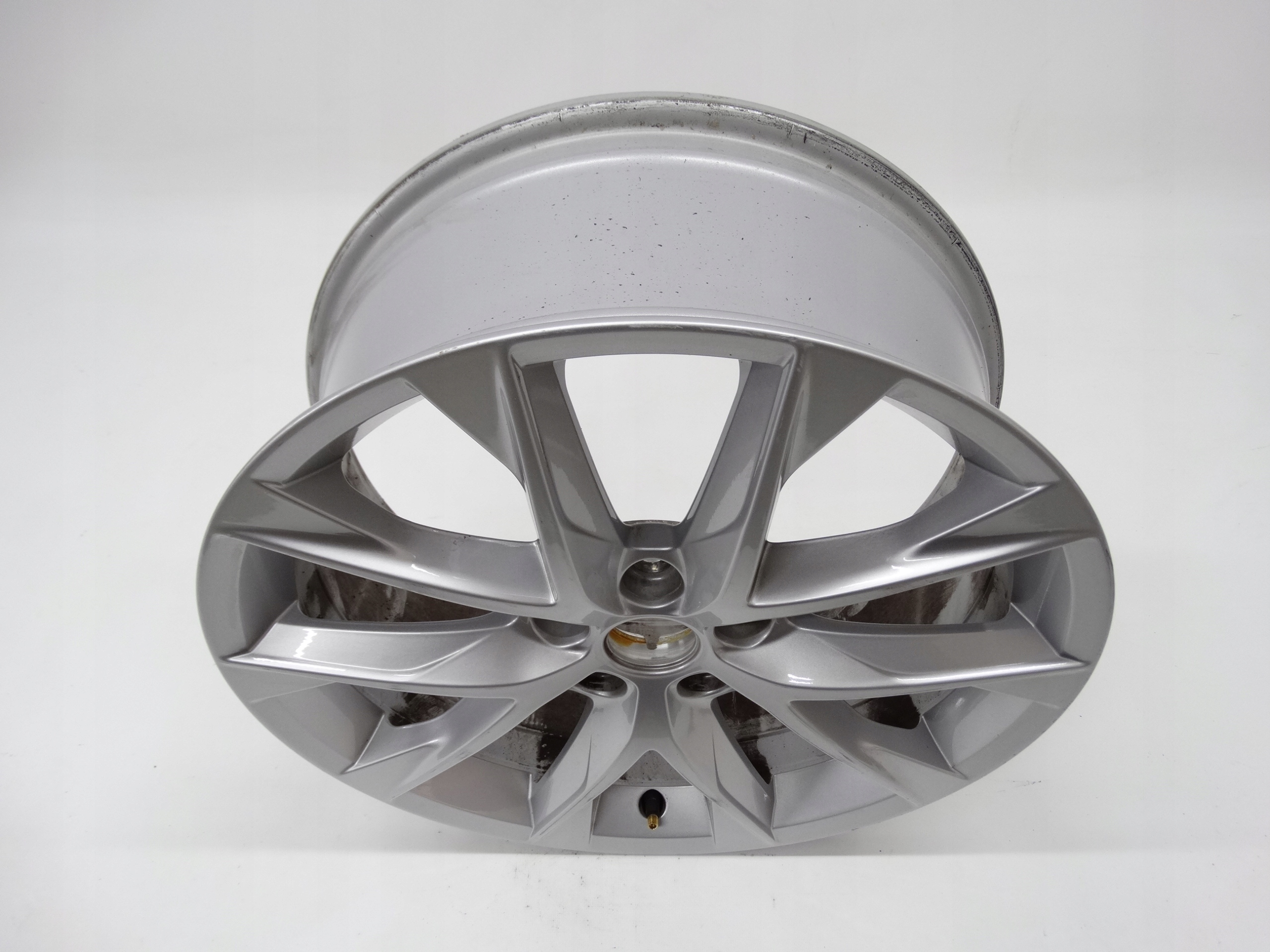 Second image of Seat Leon III felga 18 cali 5F0601025AA oryginalna