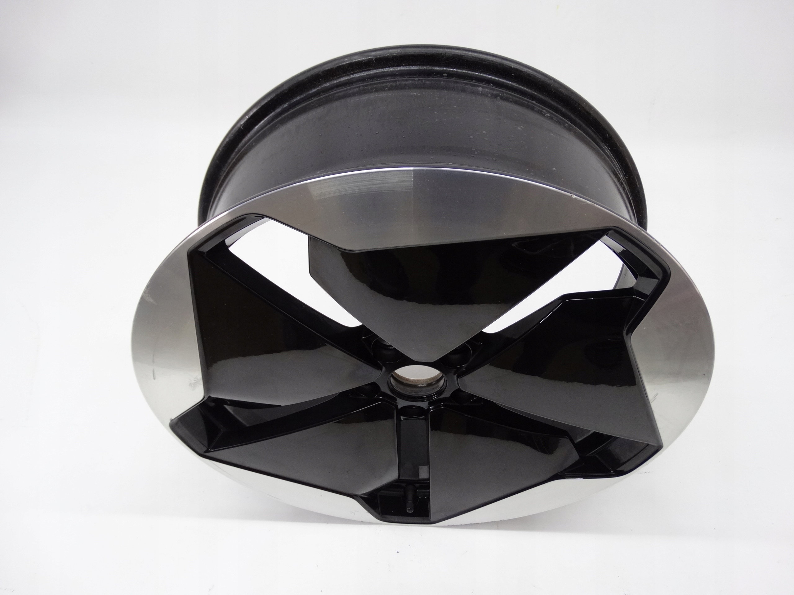 Second image of VW ID.3 ID3 felga 20 cali 10A601025B oryginalna