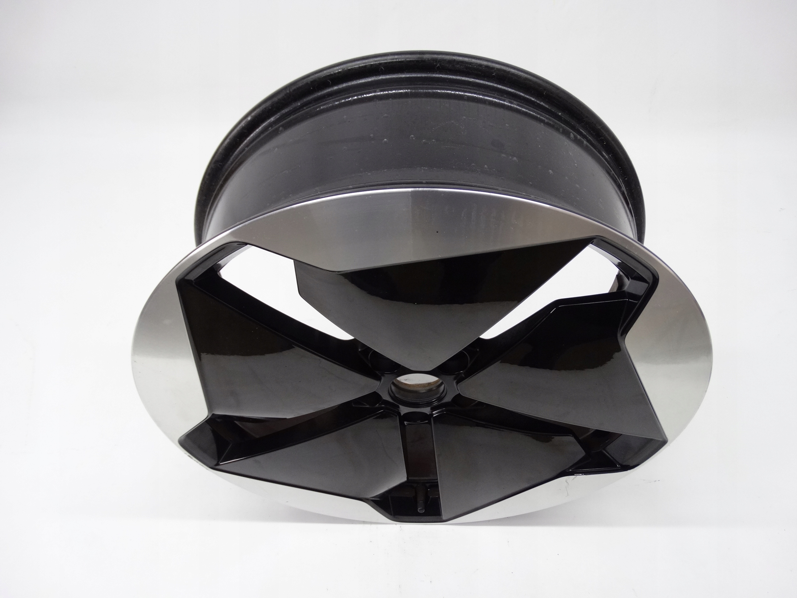 Second image of VW ID.3 ID3 felga 20 cali 10A601025B oryginalna