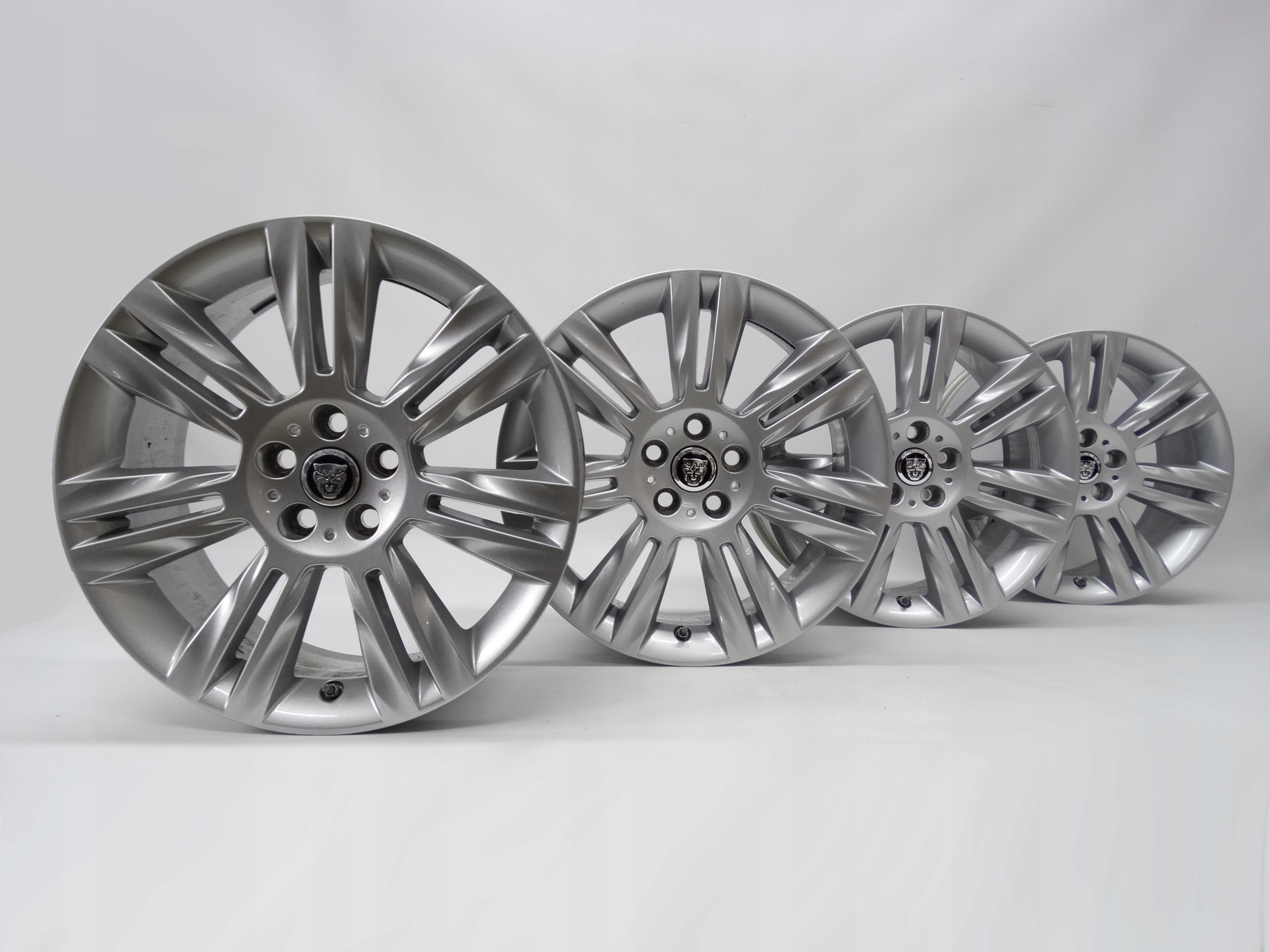 Second image of Jaguar XF II X260 komplet 18 cali GX63-1007-EA