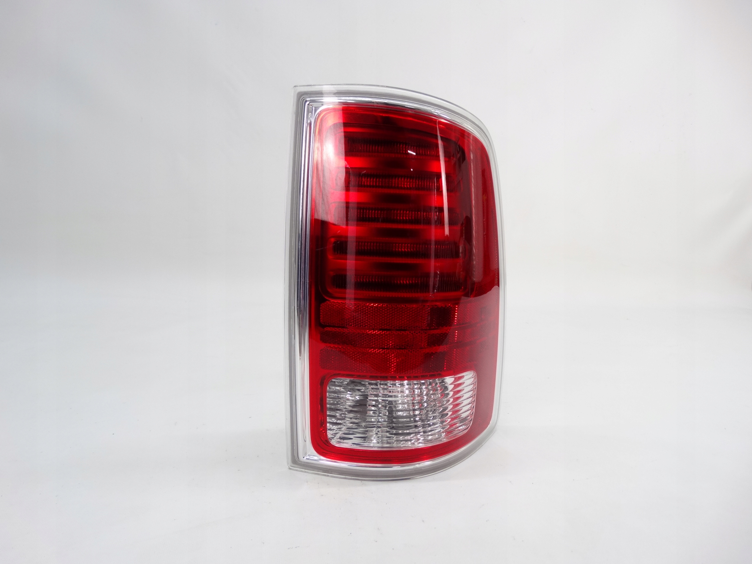 Second image of RAM 1500 Lift Premium 13-18 lampa LED 68093078AC