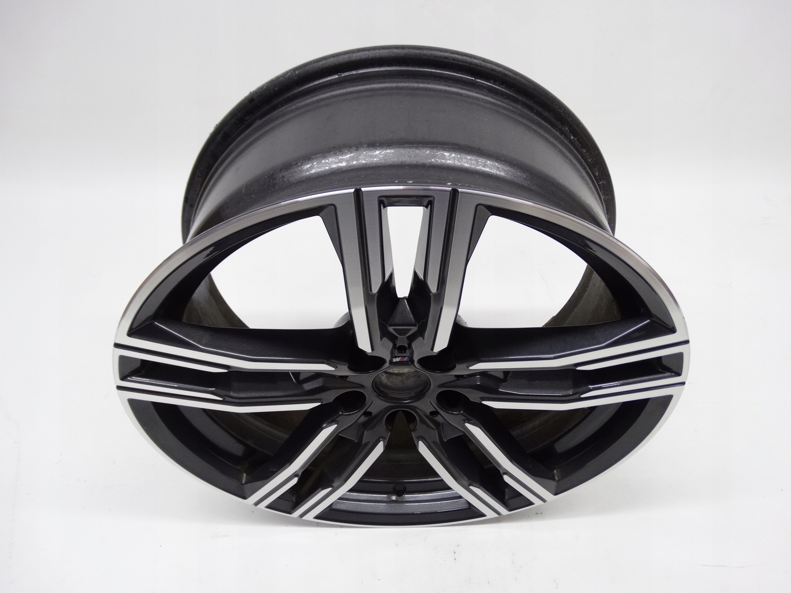 Second image of BMW 8 G14 G15 felga przód 19 cali 8090019 oryginał