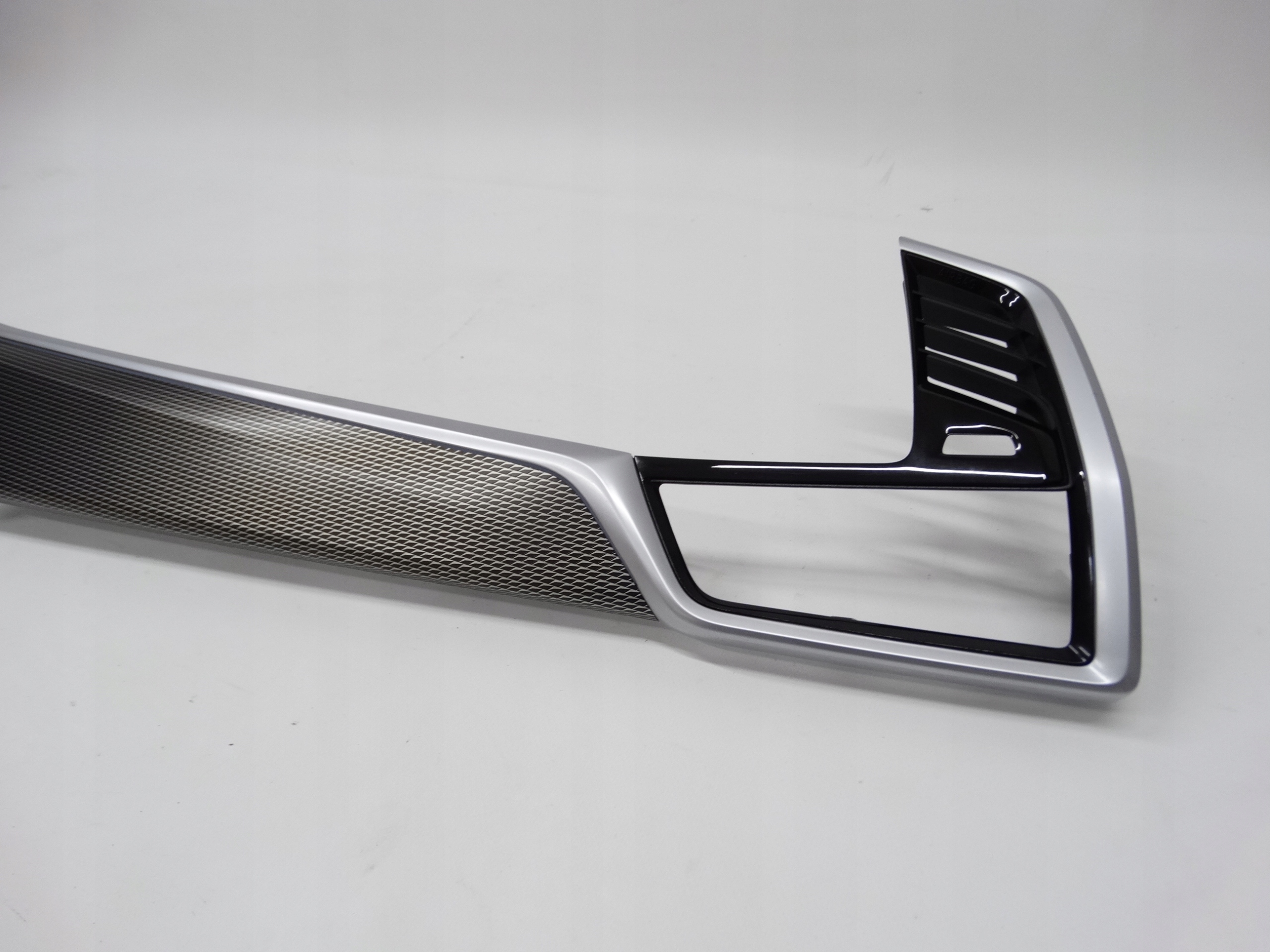 Second image of BMW X5 G05 X6 G06 dekor LED Alu Tetragon 8073202