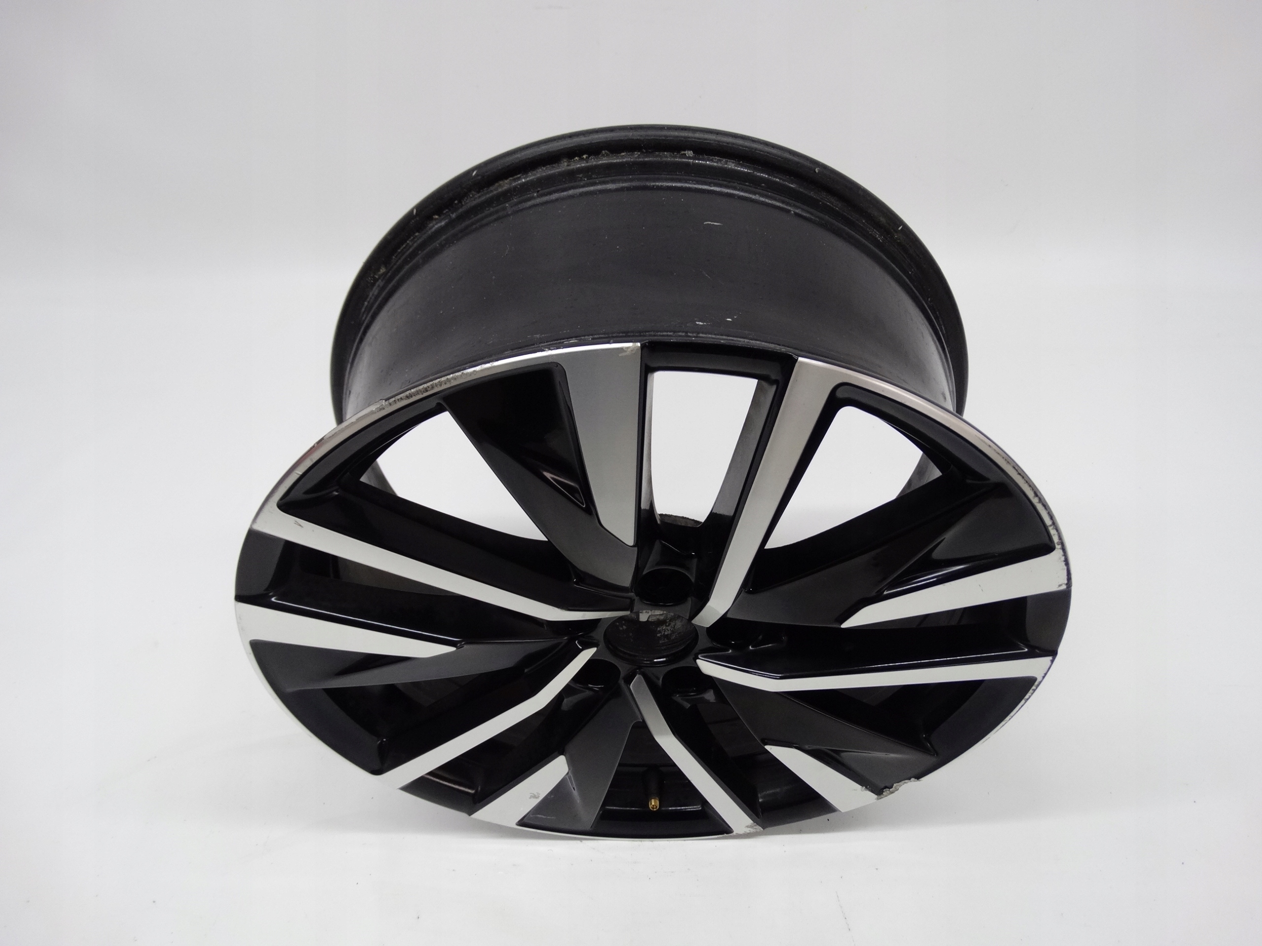 Second image of Peugeot 508 II felga 18 cali 9814118277 oryginalna