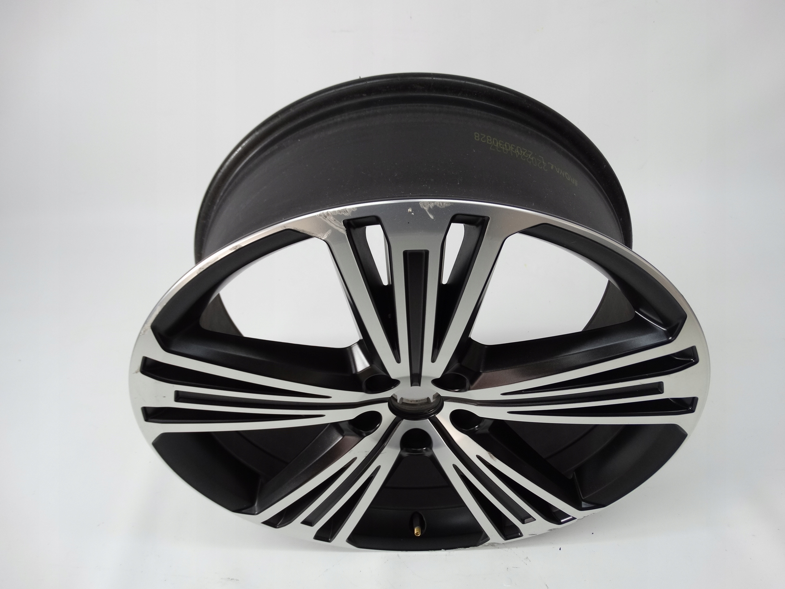 Second image of Seat Tarraco Cupra felga 20 cali 5FJ601025B