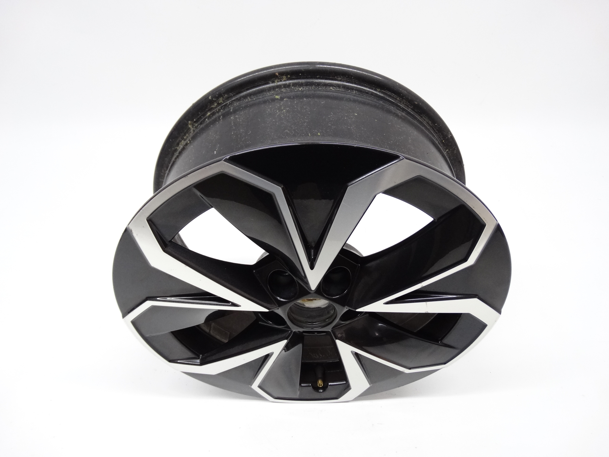 Second image of Skoda Kamiq Scala felga 16 cali 658601025