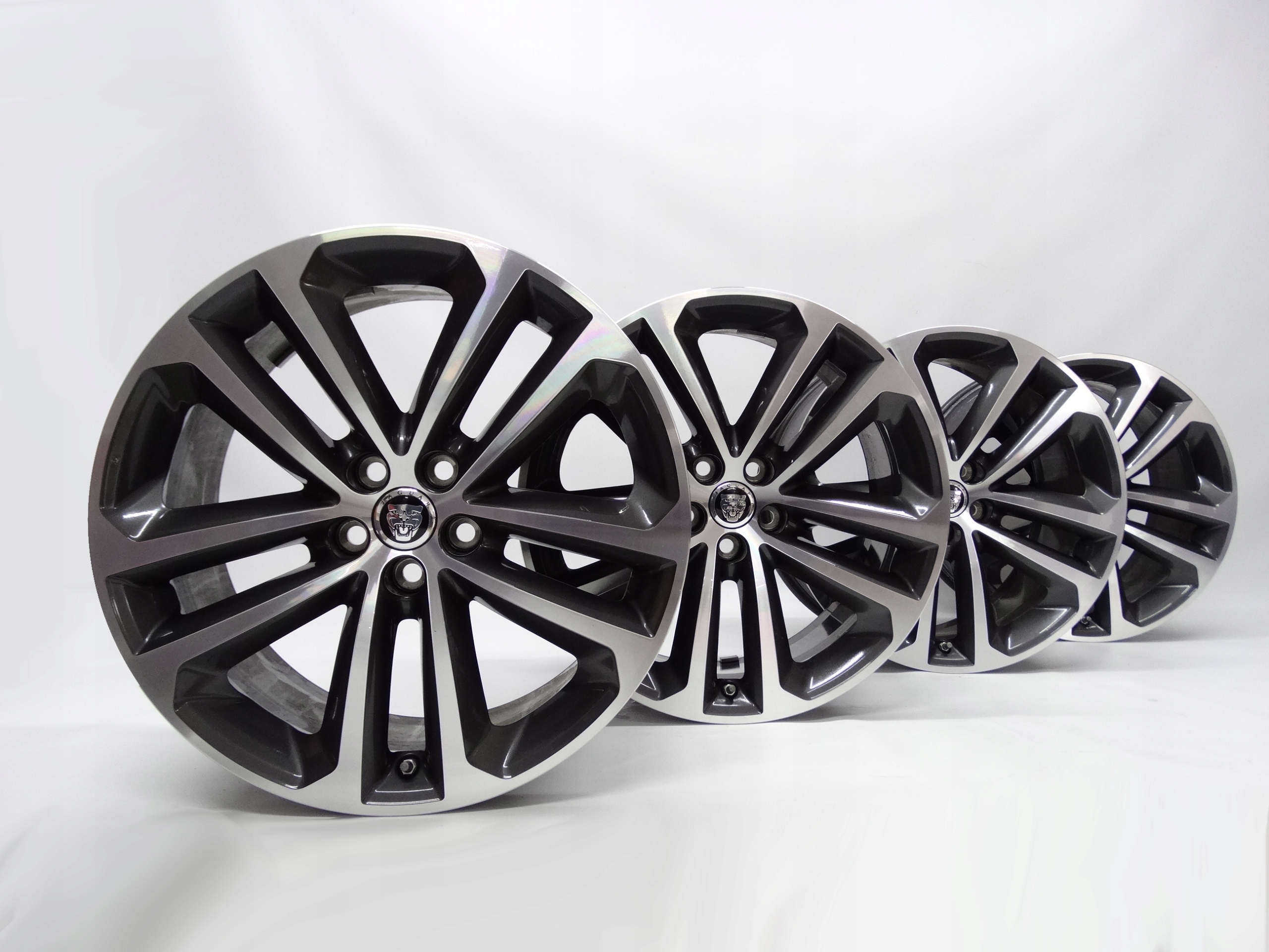 Second image of Jaguar F-Pace X761 komplet 19 cali HK8M-1007-EA