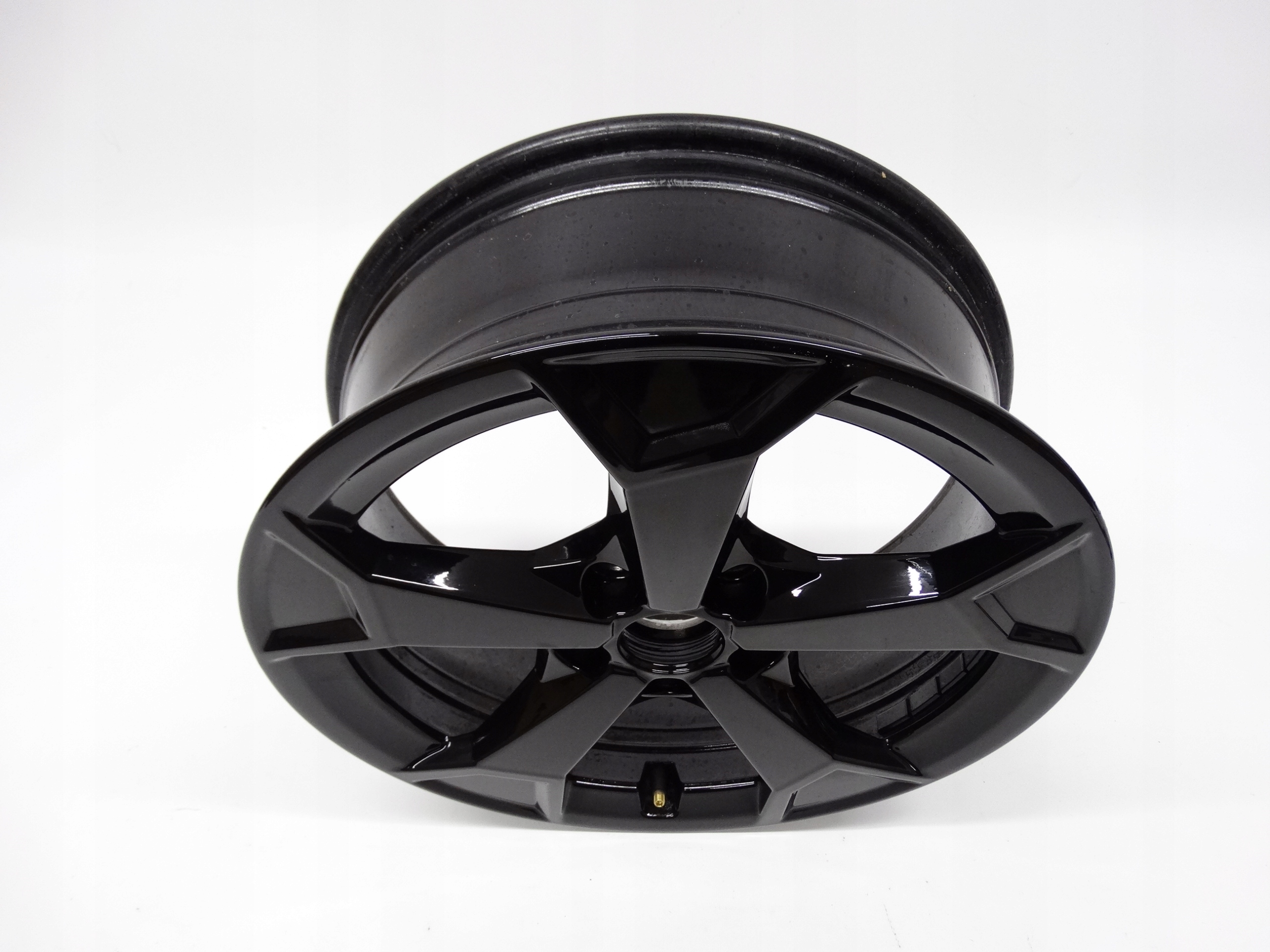 Second image of Audi Q3 II 83A felga 17 cali 83A601025AM oryginał