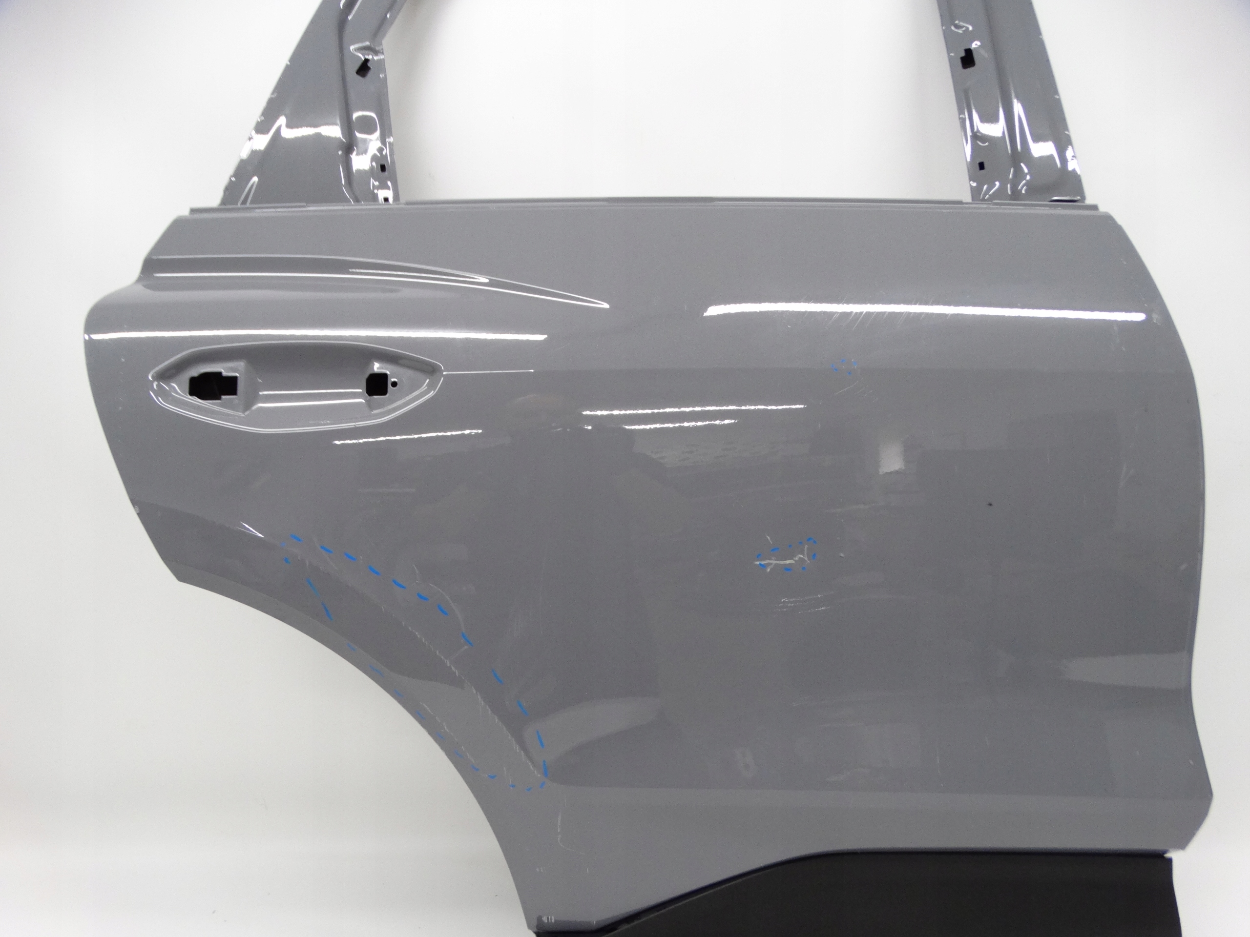 Second image of Audi Q4 e-tron 21- drzwi prawe tylne oryginalne