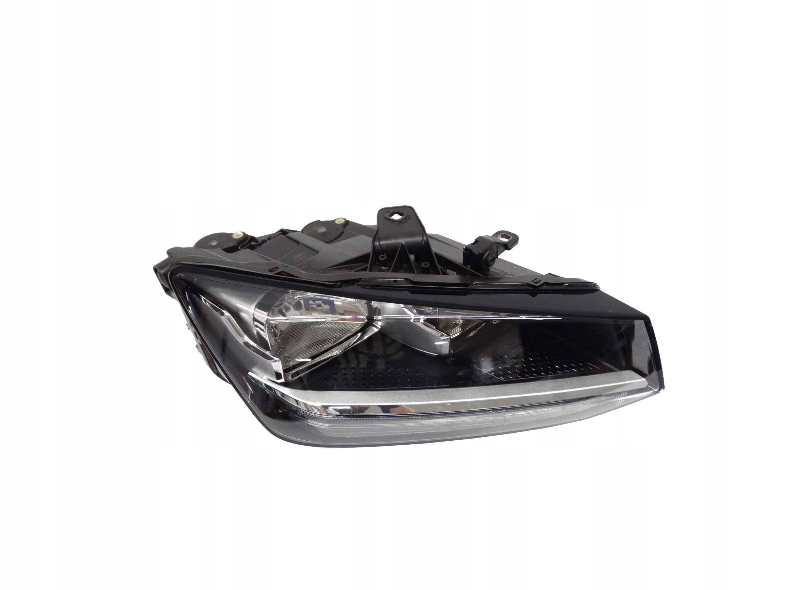 Audi Q2 81A 16-20 lampa zwykła 81A941004 oryginał