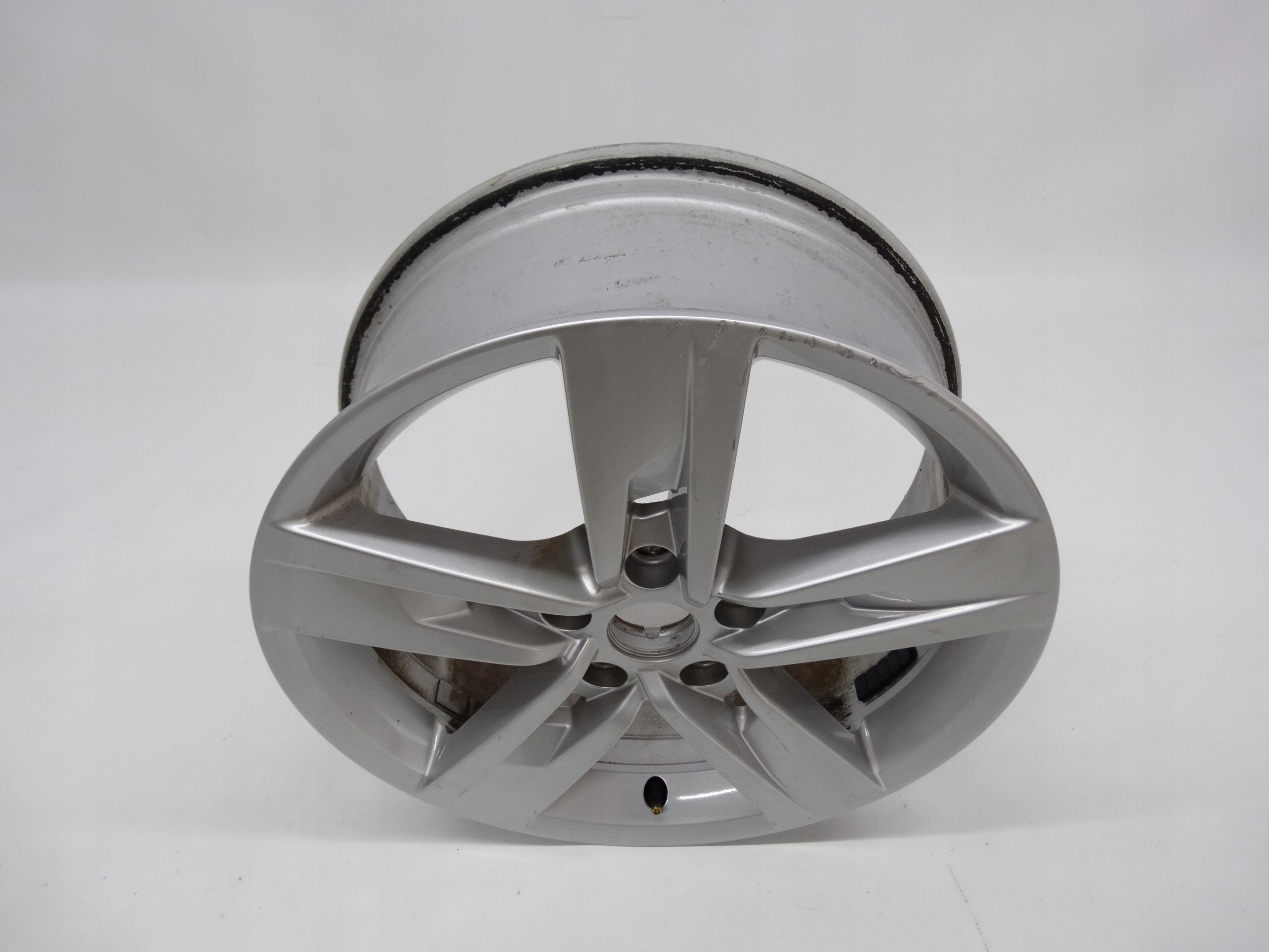 Second image of Seat Leon III felga 17 cali 5F0601025T oryginalna