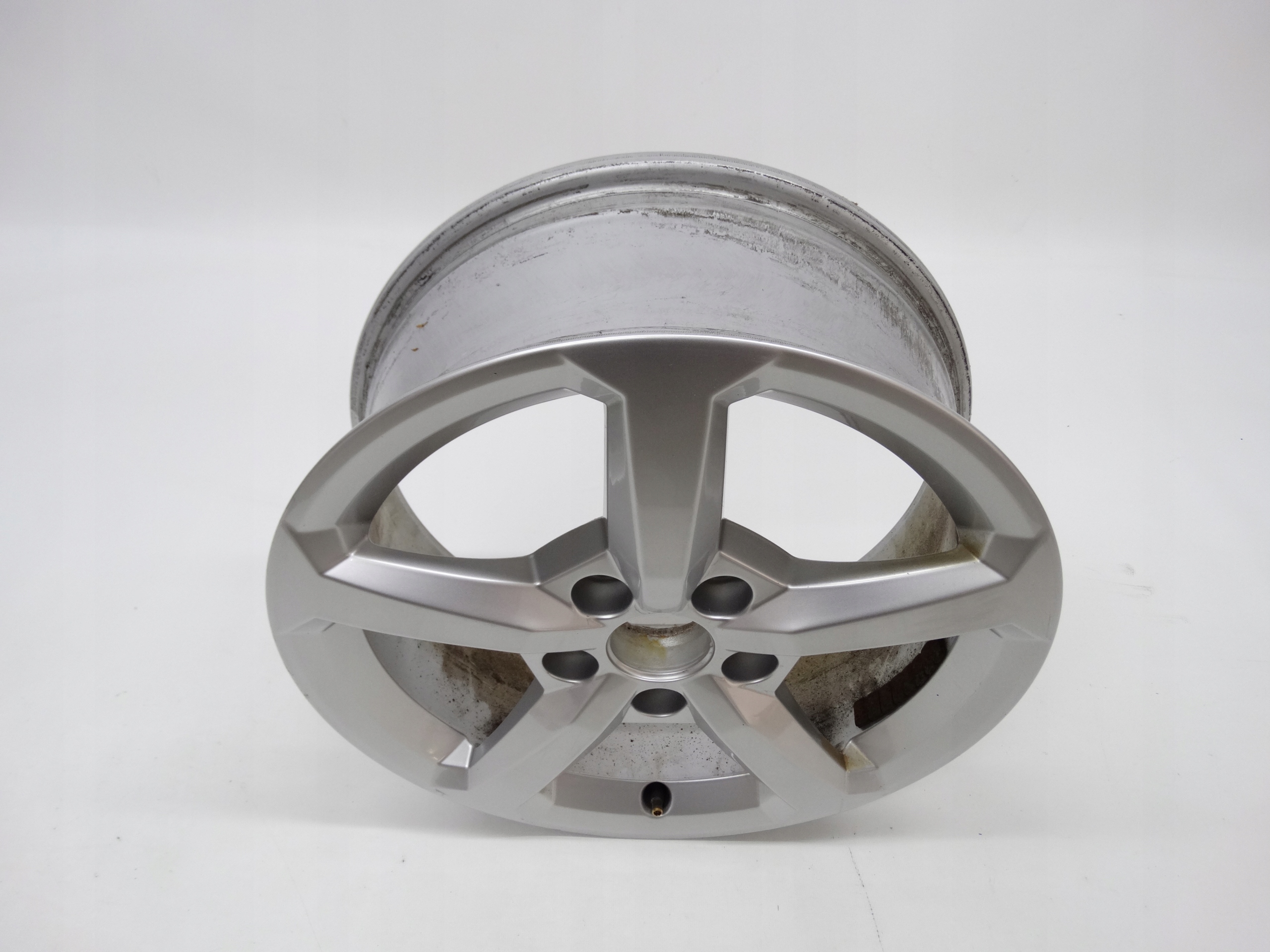 Second image of Audi Q2 81A felga 16 cali 81A601025 oryginalna