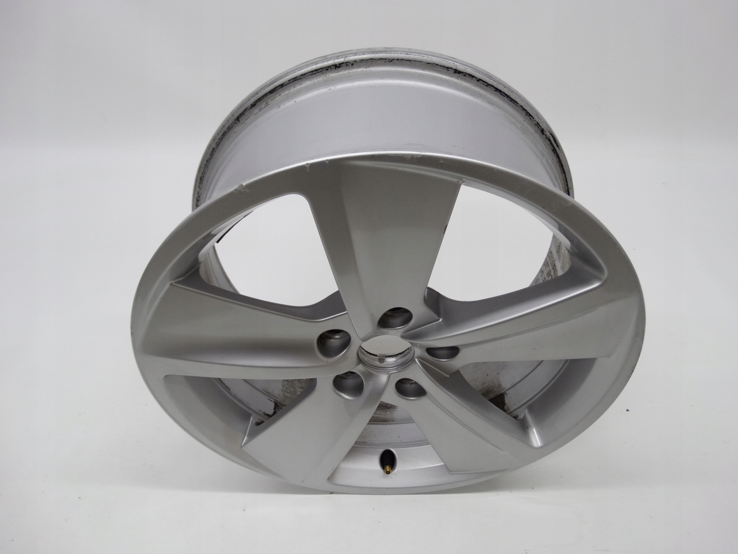 Second image of Seat Leon III felga 17 cali 5F0601025B oryginalna