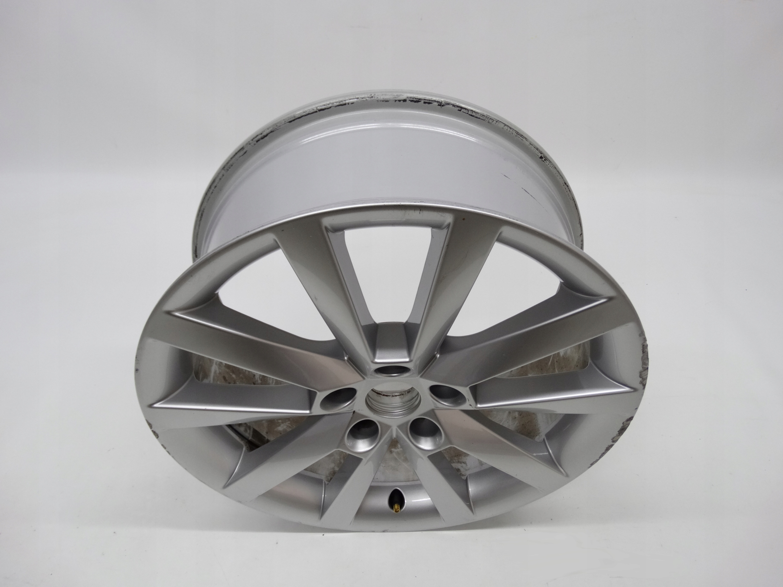 Second image of Skoda Octavia III 5E0 felga 18 cali 5E0601025Q