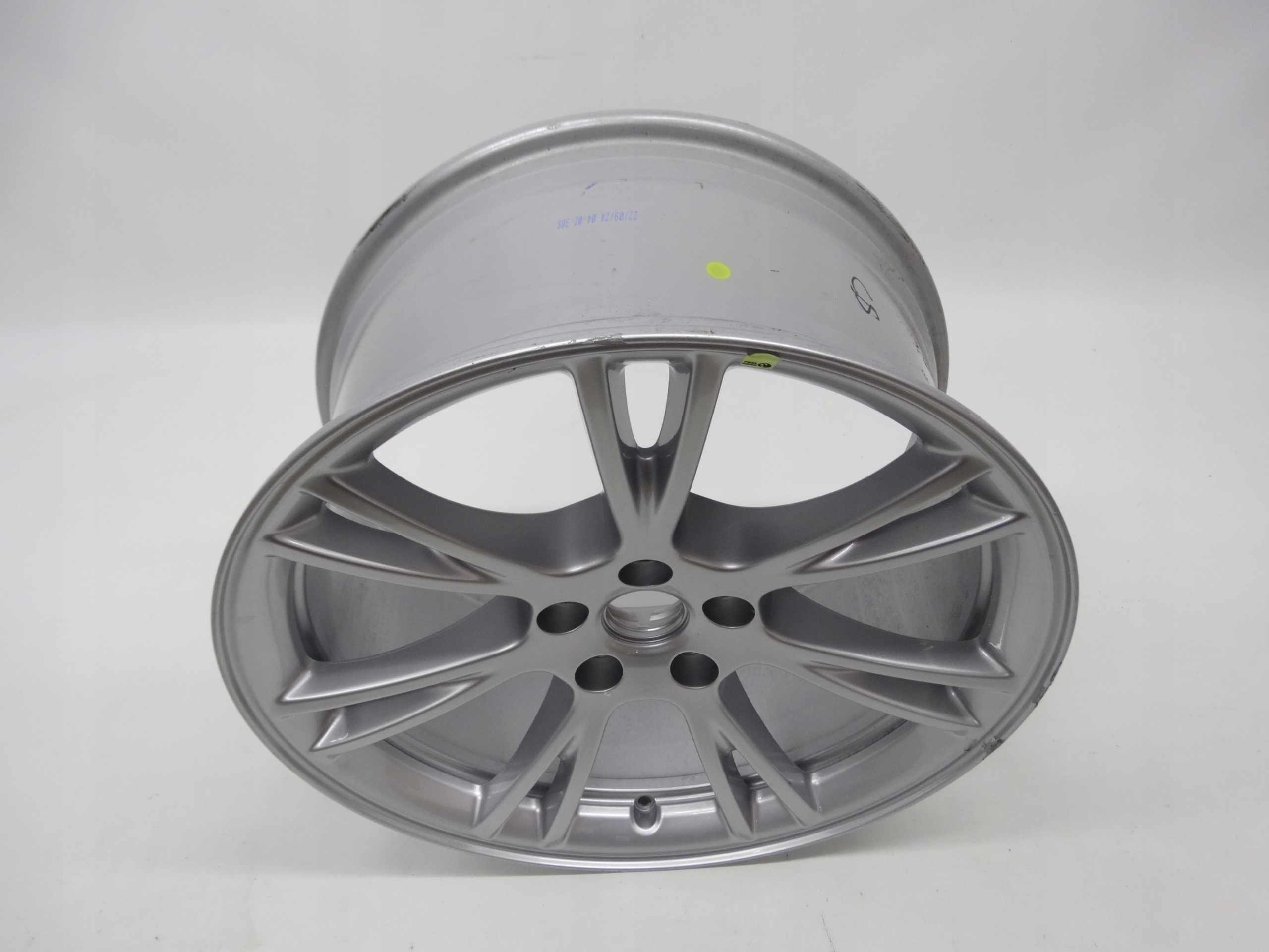 Second image of Tesla Model Y felga 19 cali 1188222-00-B oryginał