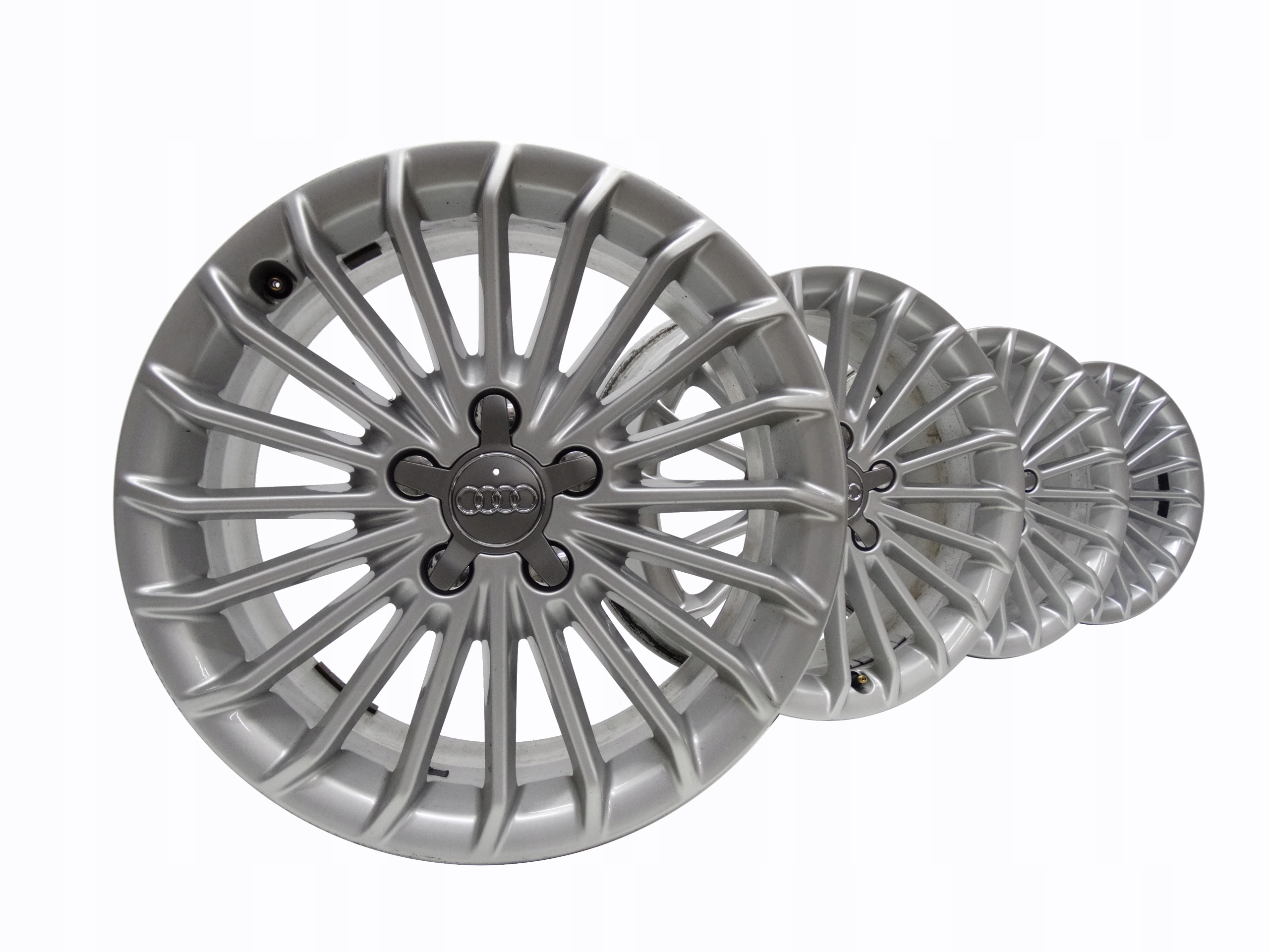 Audi A4 B8 komplet 17 cali 8K0601025BE oryginalne
