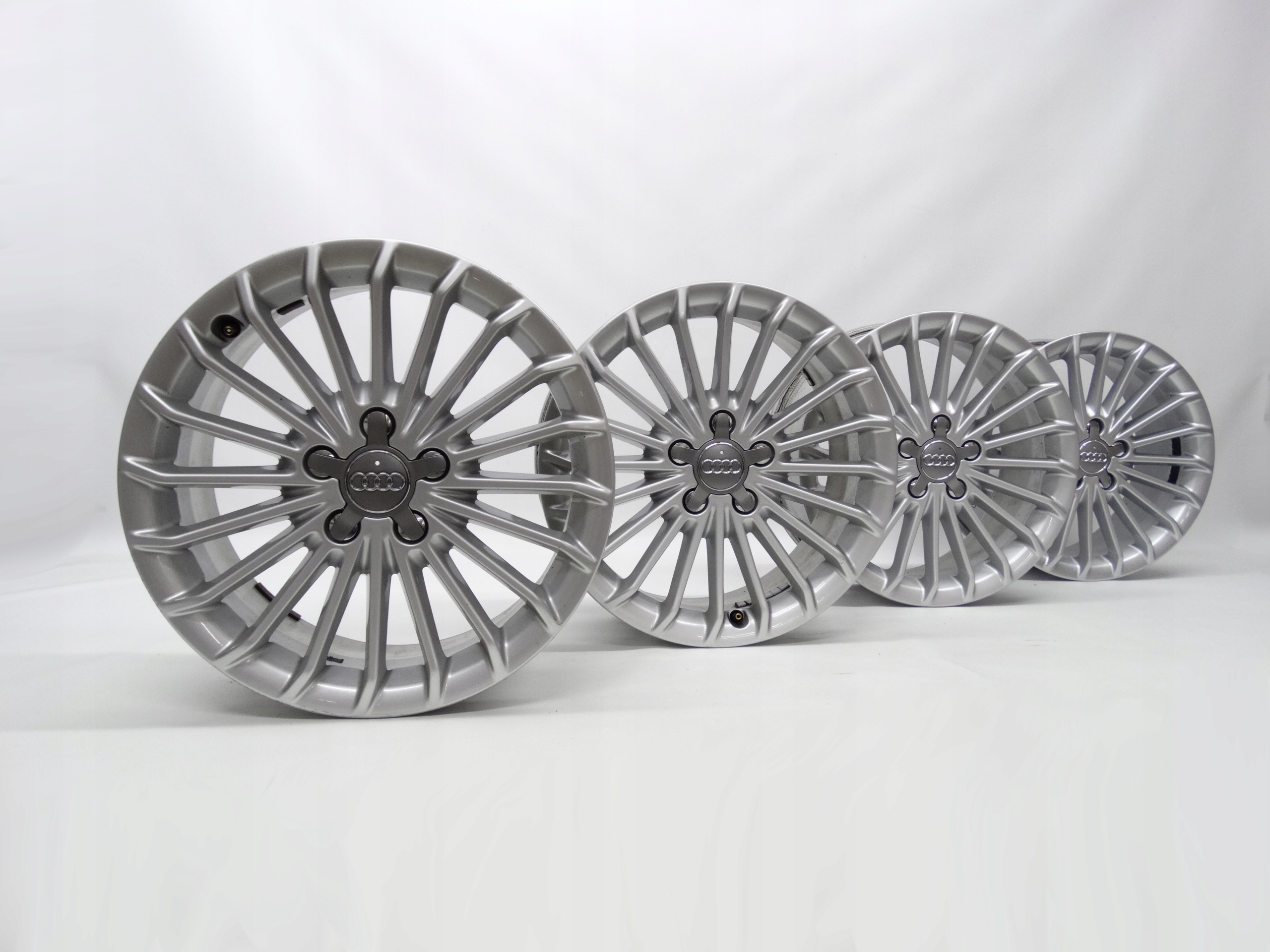 Second image of Audi A4 B8 komplet 17 cali 8K0601025BE oryginalne