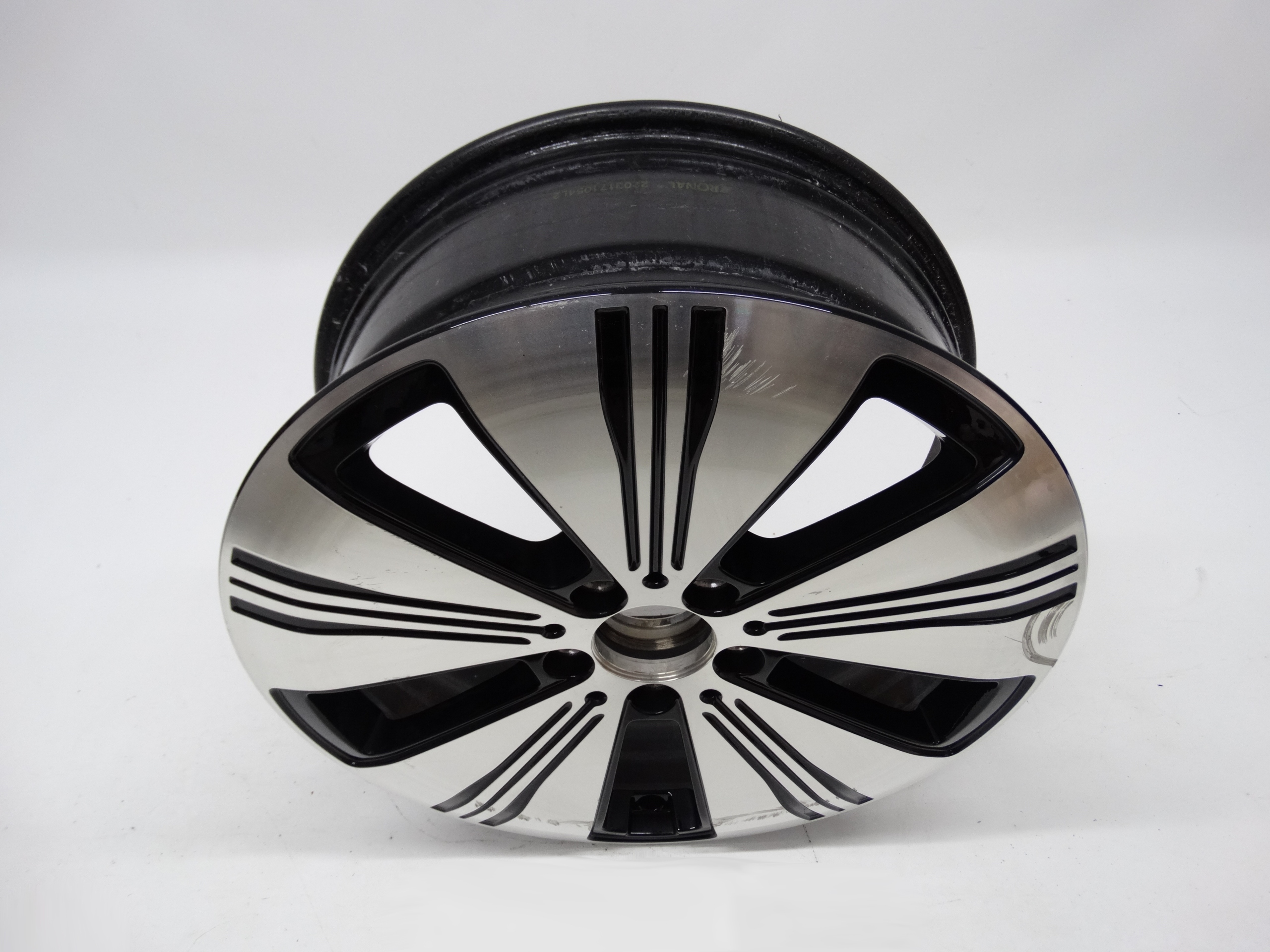 Second image of Mercedes EQA EQB W243 felga 18 cali A2434010100