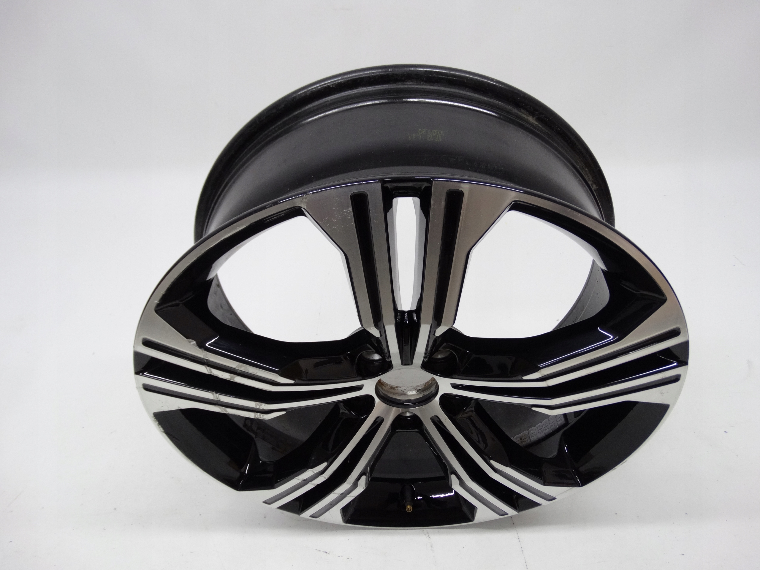 Second image of Volvo XC40 felga 19 cali 31471556 oryginalna