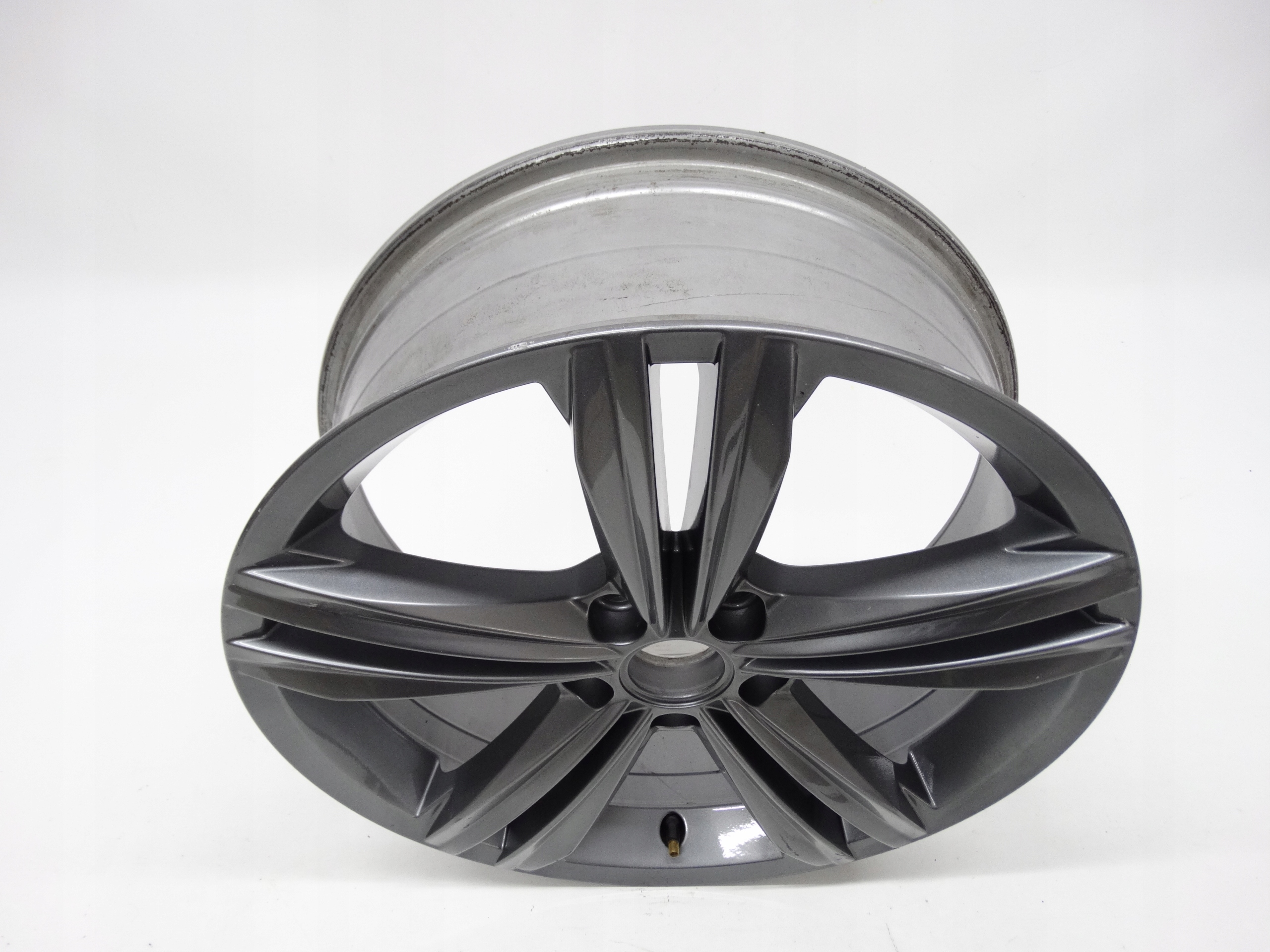 Second image of VW T-Roc 2GA felga 18 cali 2GA601025G oryginalna