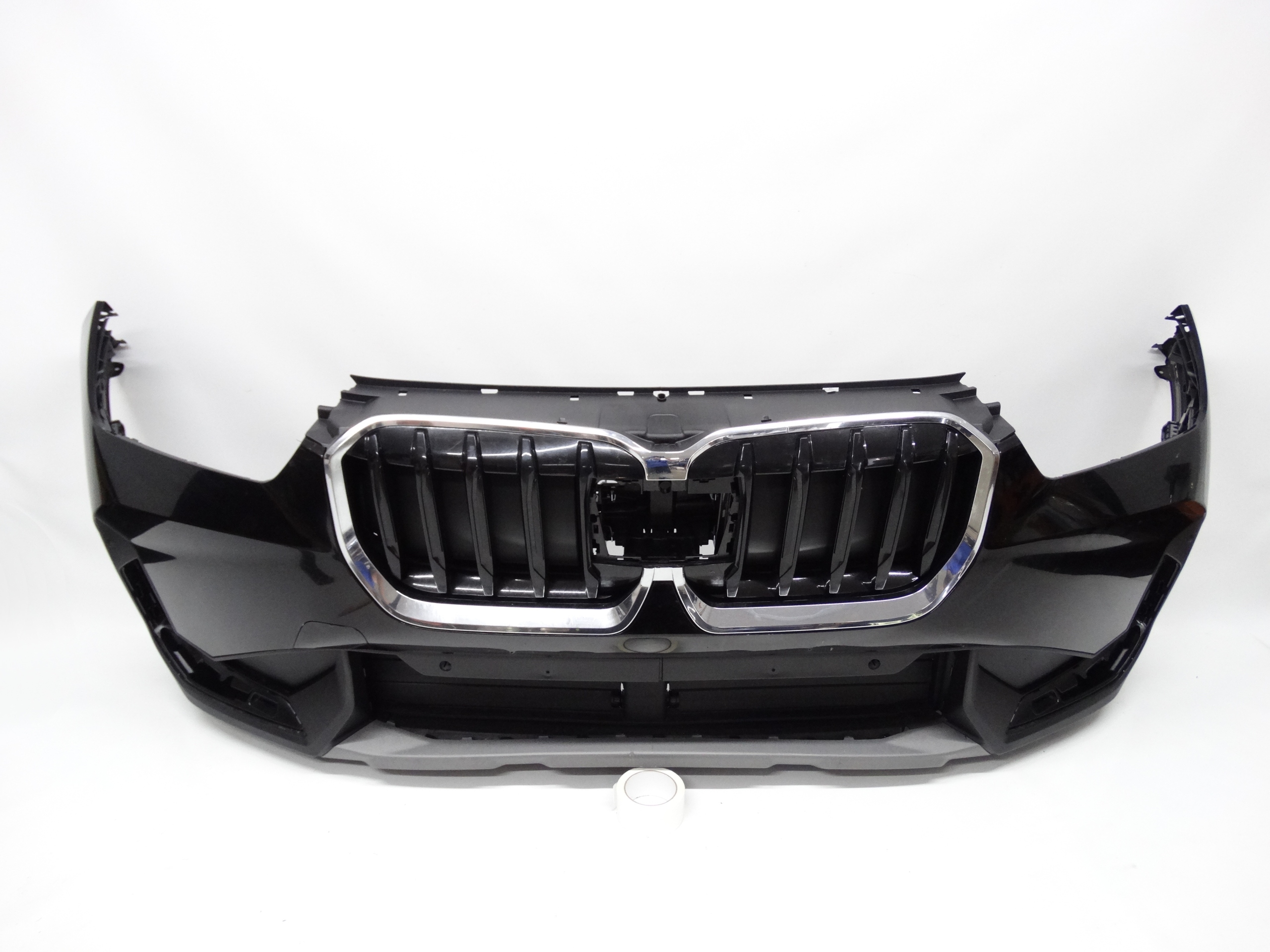 Second image of BMW X1 U11 2022+ zderzak przedni oryginalny żaluzje nerki 8601652