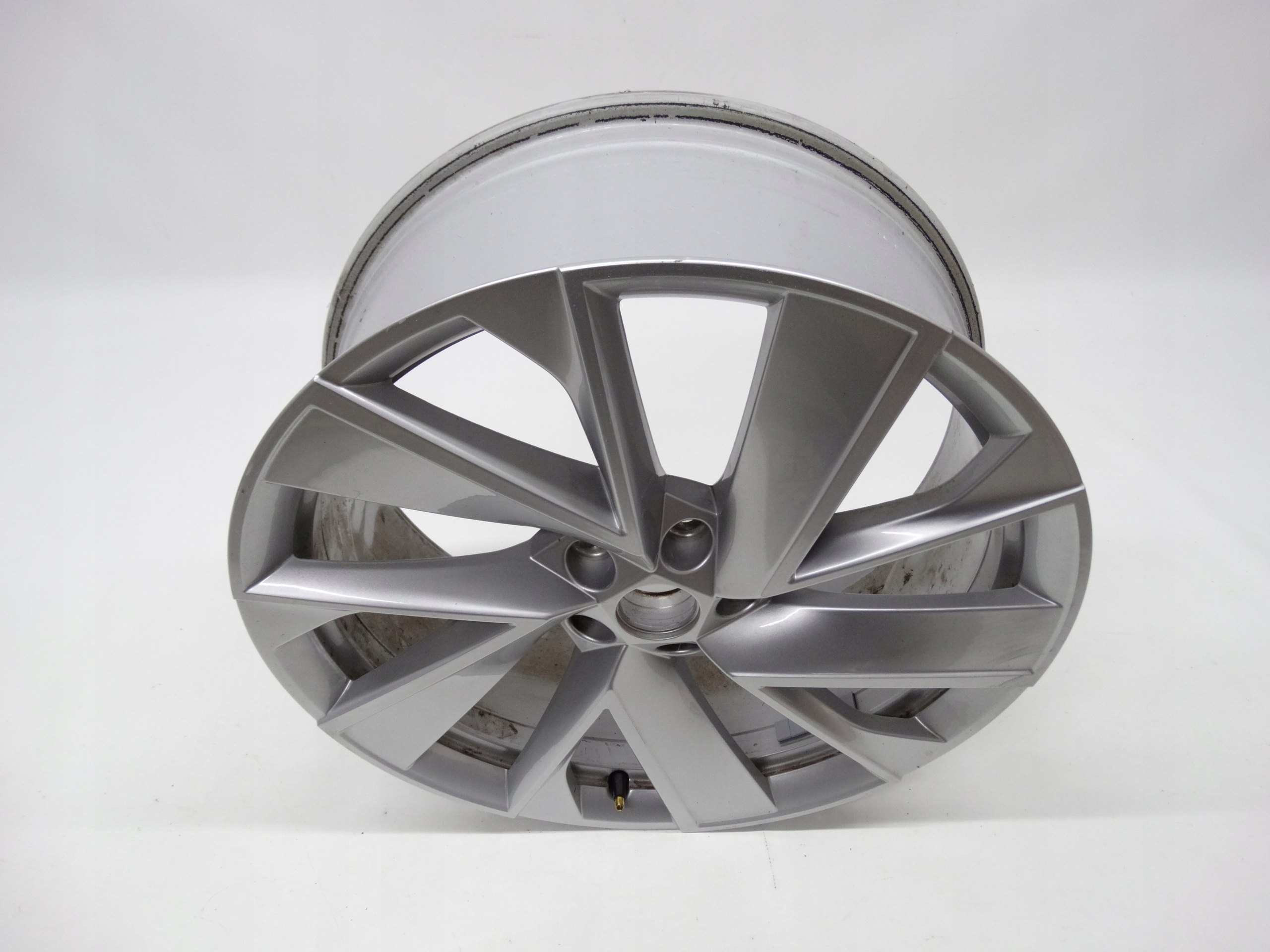 Second image of Skoda Enyaq iV felga 20 cali 5LA601025H oryginalna