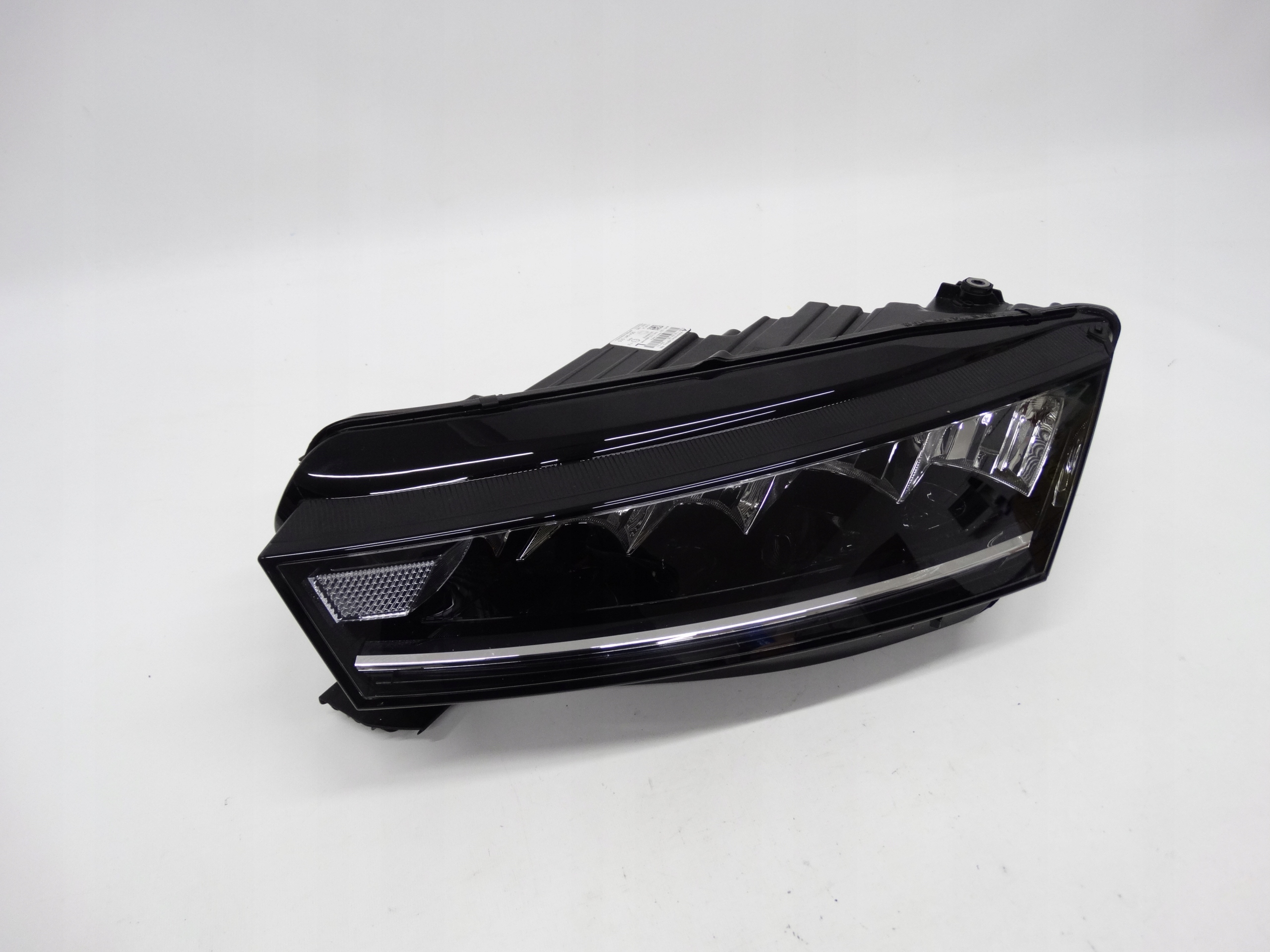 Second image of Skoda Octavia IV 19-23 lampa lewa Full LED 5E4941015 oryginalna