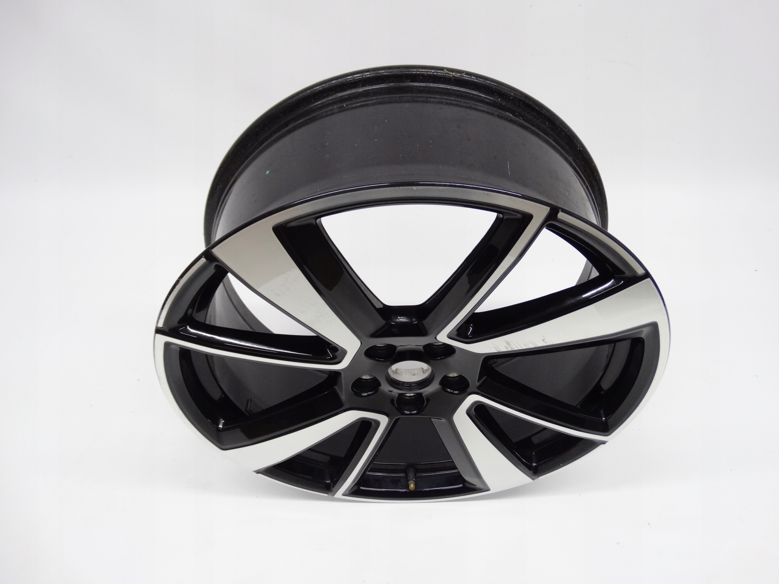 Second image of Polestar II felga 20 cali 31680896 oryginalna