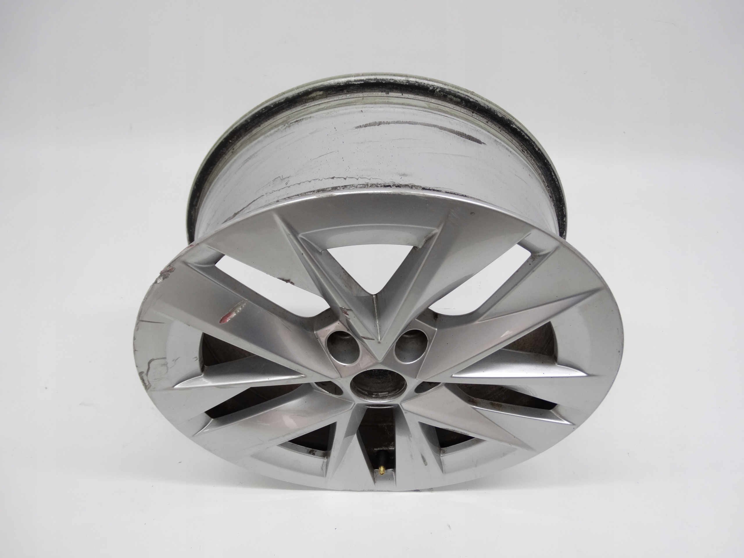 Second image of Skoda Octavia IV 5E3 felga 17 cali 5E3601025E oryginalna