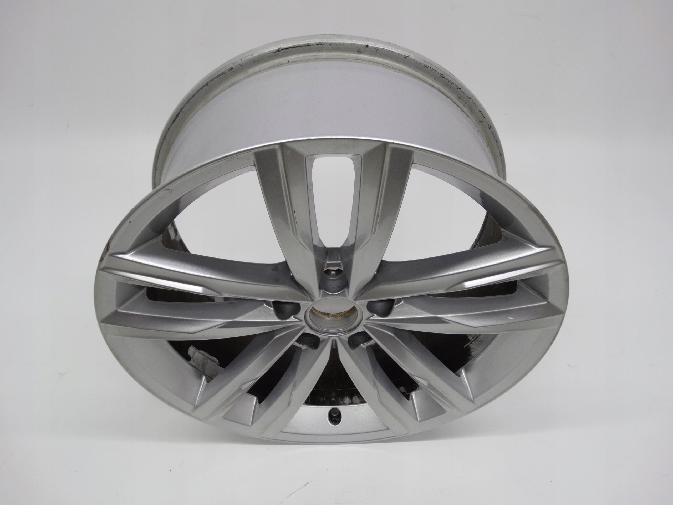 Second image of VW Passat B8 3G felga 18 cali 3G0601025H oryginalna