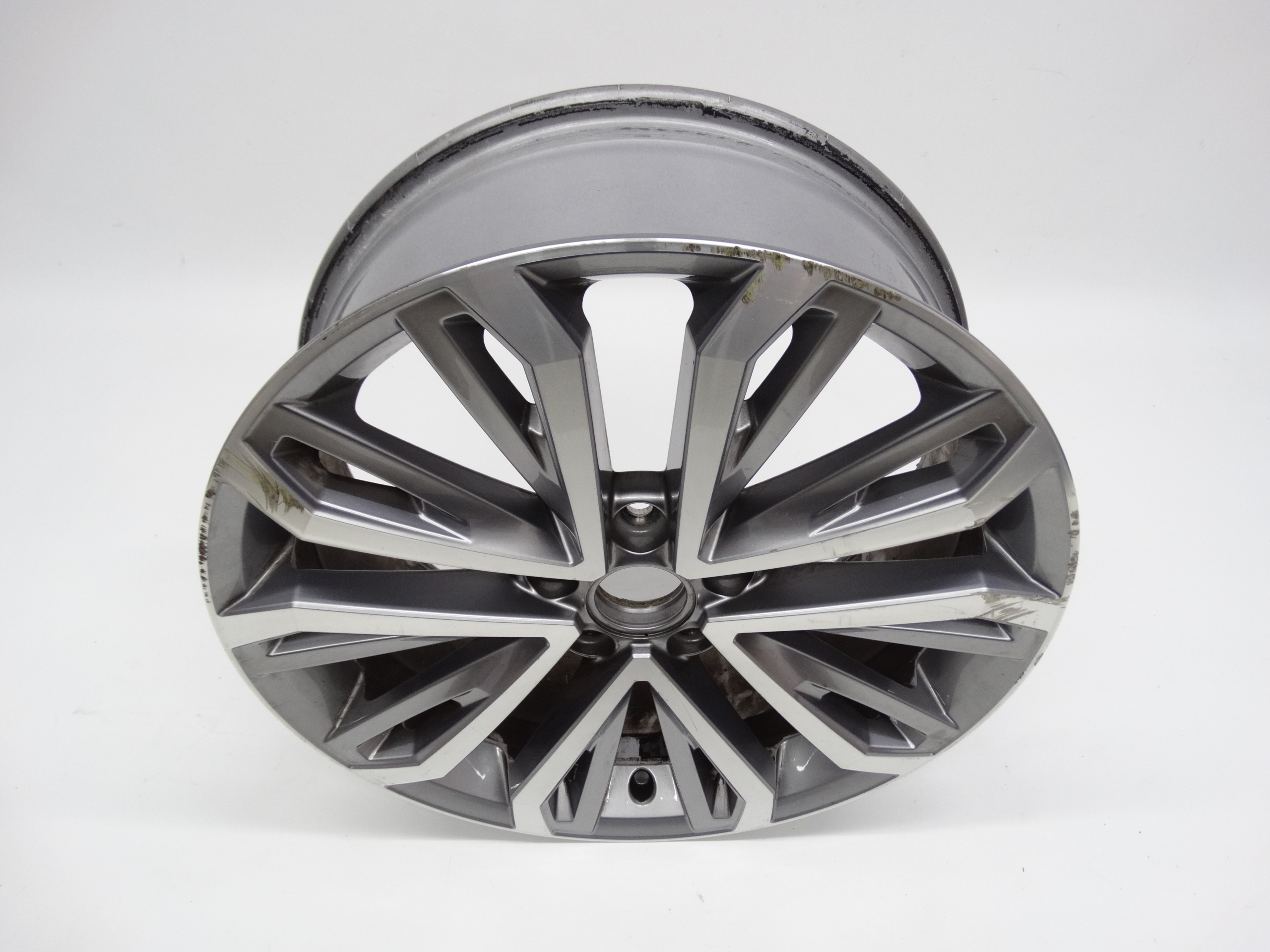 Second image of VW T-Roc 2GA felga 18 cali 2GA601025E oryginalna