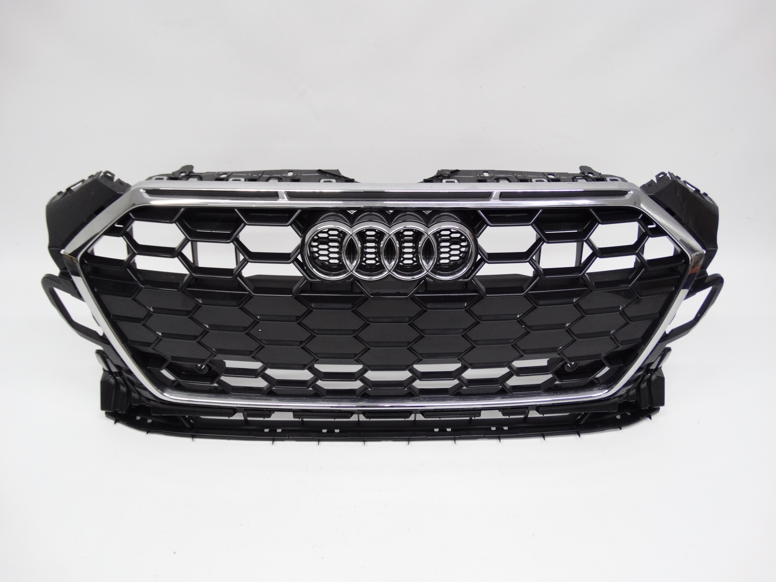 Second image of Audi S5 A5 II Lift S-Line 8W B9 19-23 grill atrapa 8W6853651BJ + kratka