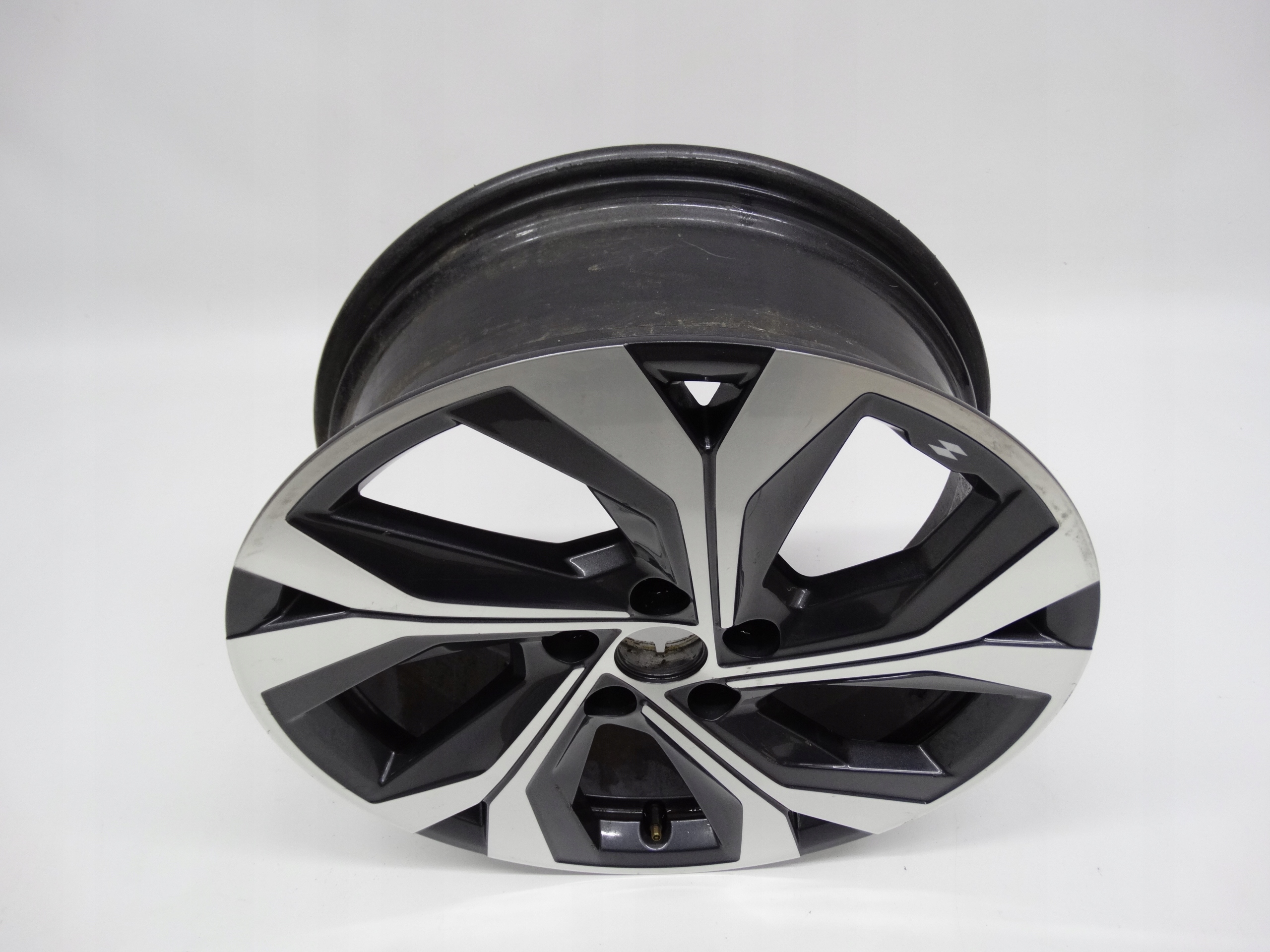 Second image of Renault Captur II R.S. Line felga 18 cali 403005075R oryginalna