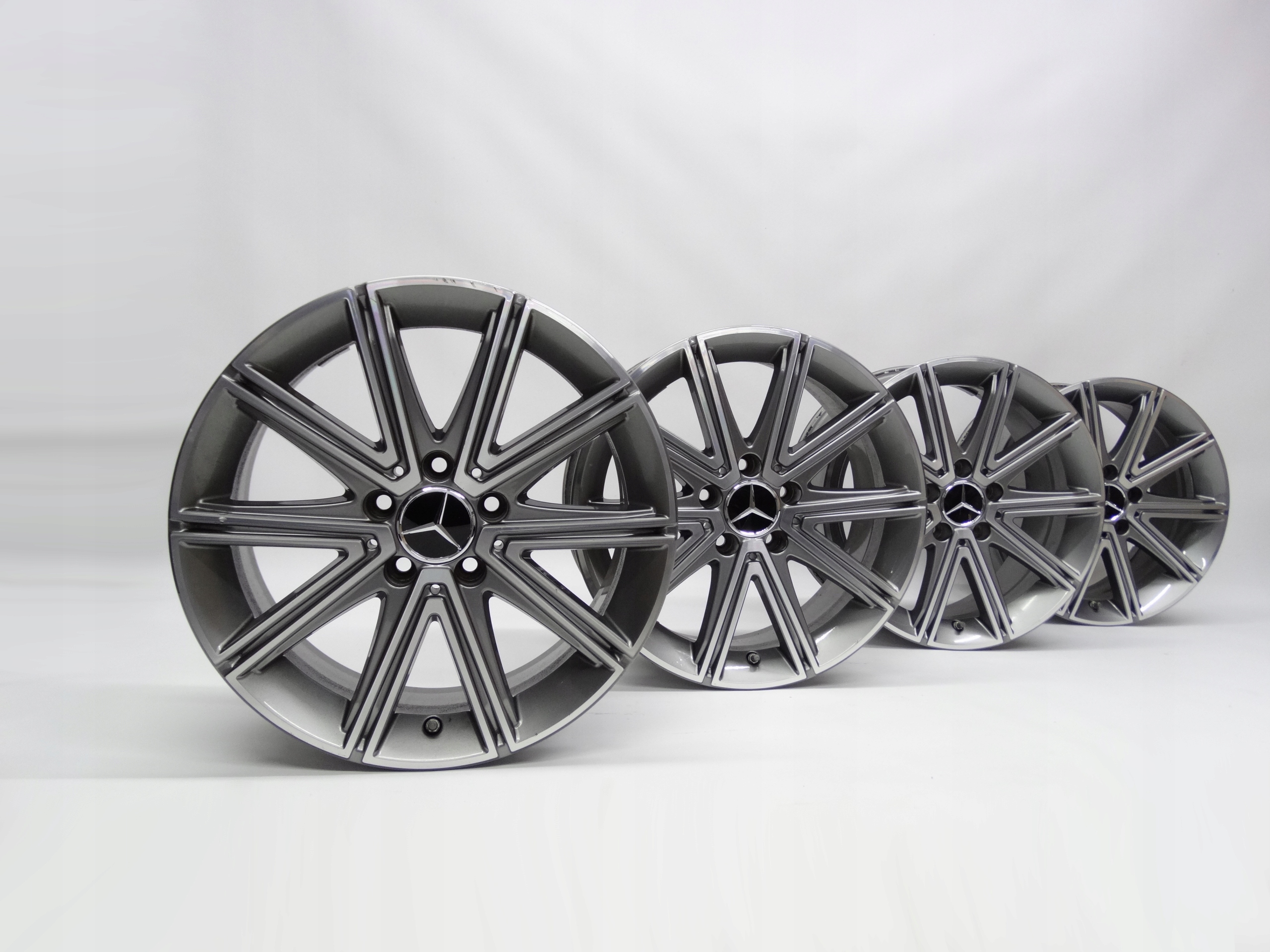 Second image of Mercedes SLK III R172 komplet felg 17 cali + czujniki A1724011402 oryginał