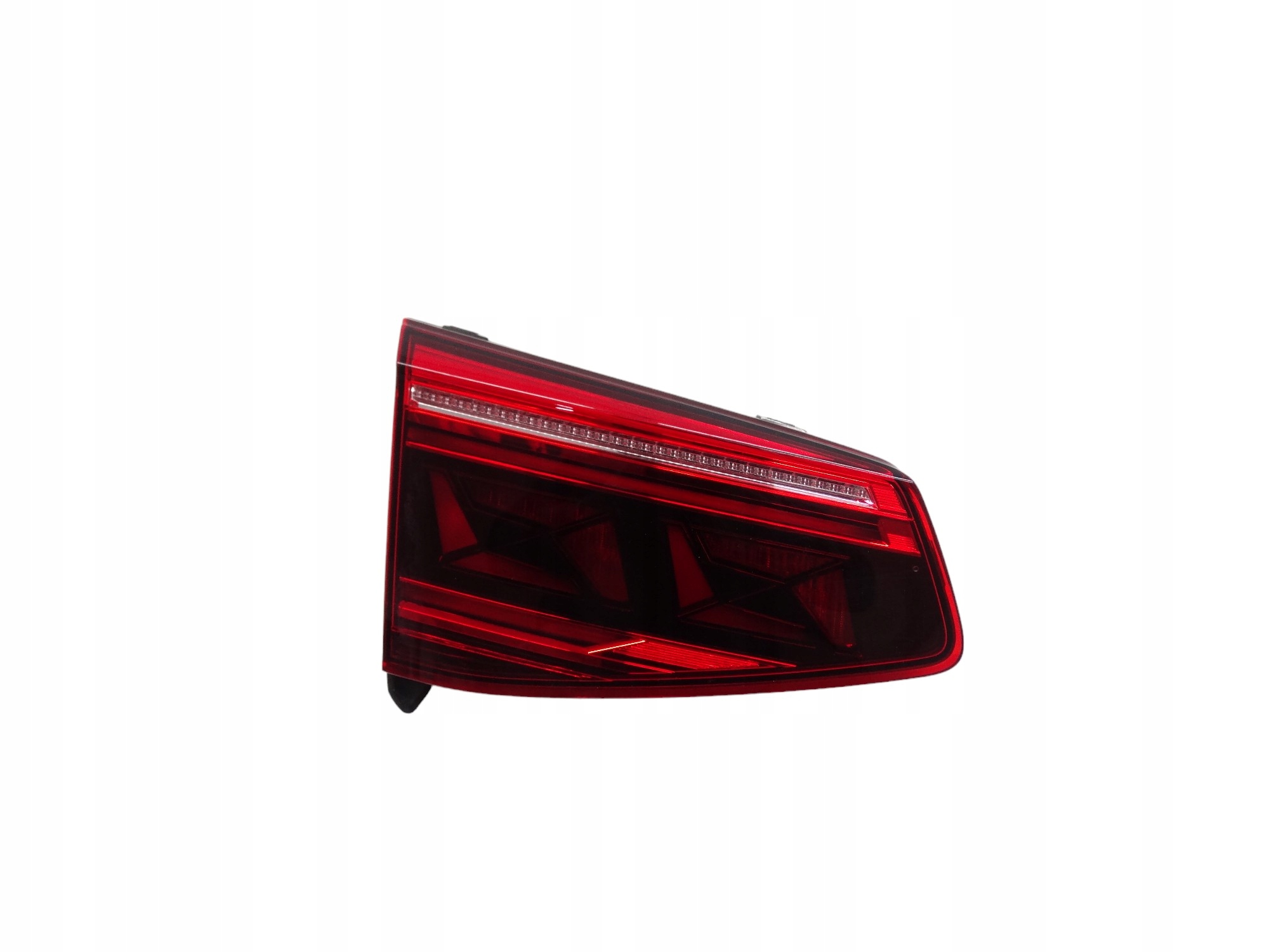 VW Passat B8 Kombi Lift 19-23 lampa lewa LED w klapę 3G9945307M