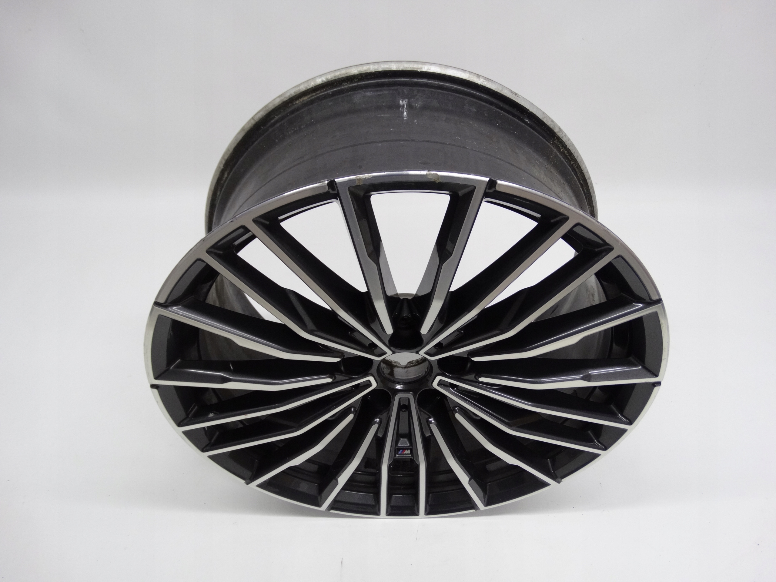 Second image of BMW 8 G14 G15 felga 20 cali tylna 8072026 oryginalna