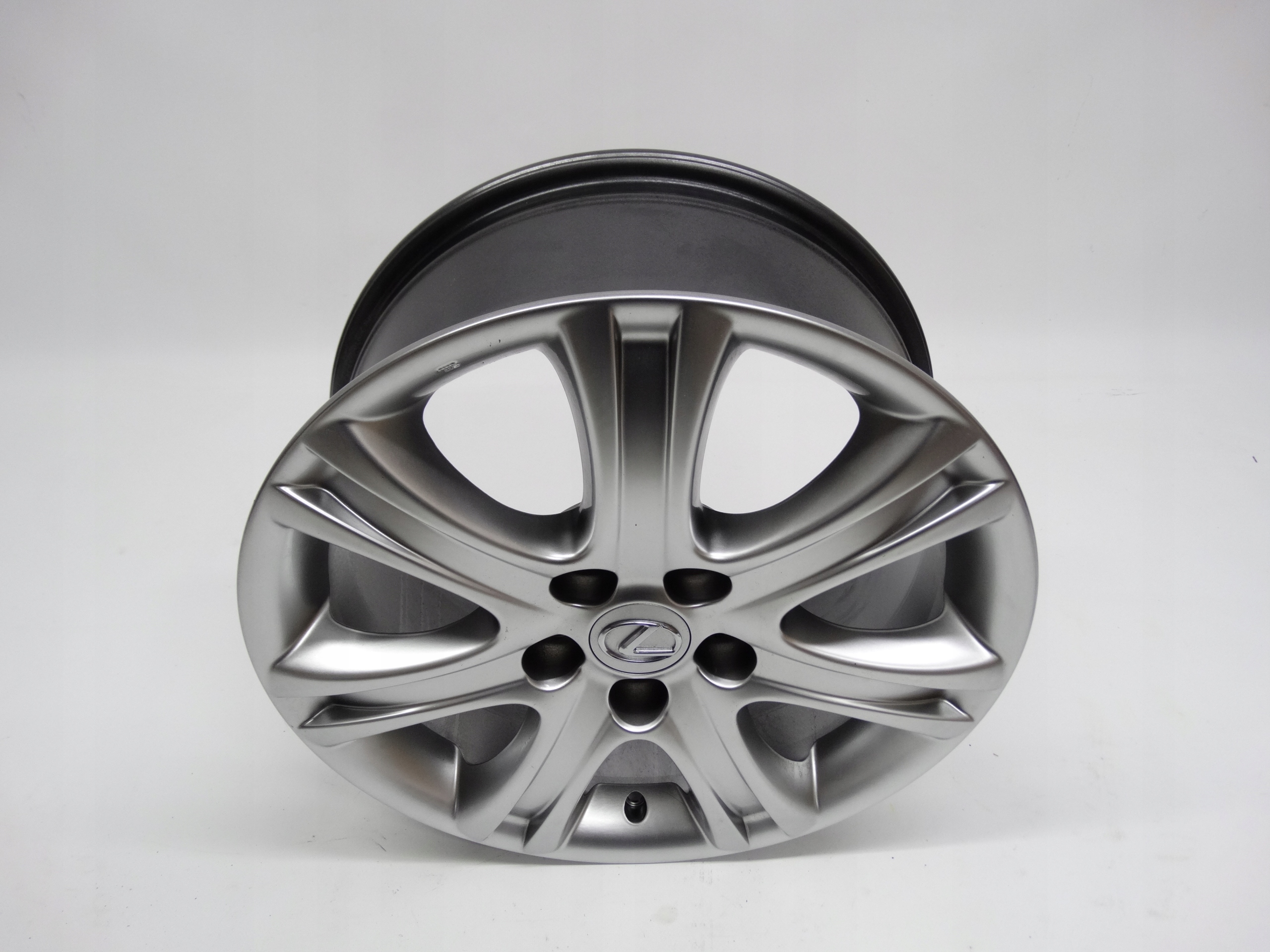 Second image of Lexus GS IS felga 17 cali TD320-80230 oryginalna NOWA