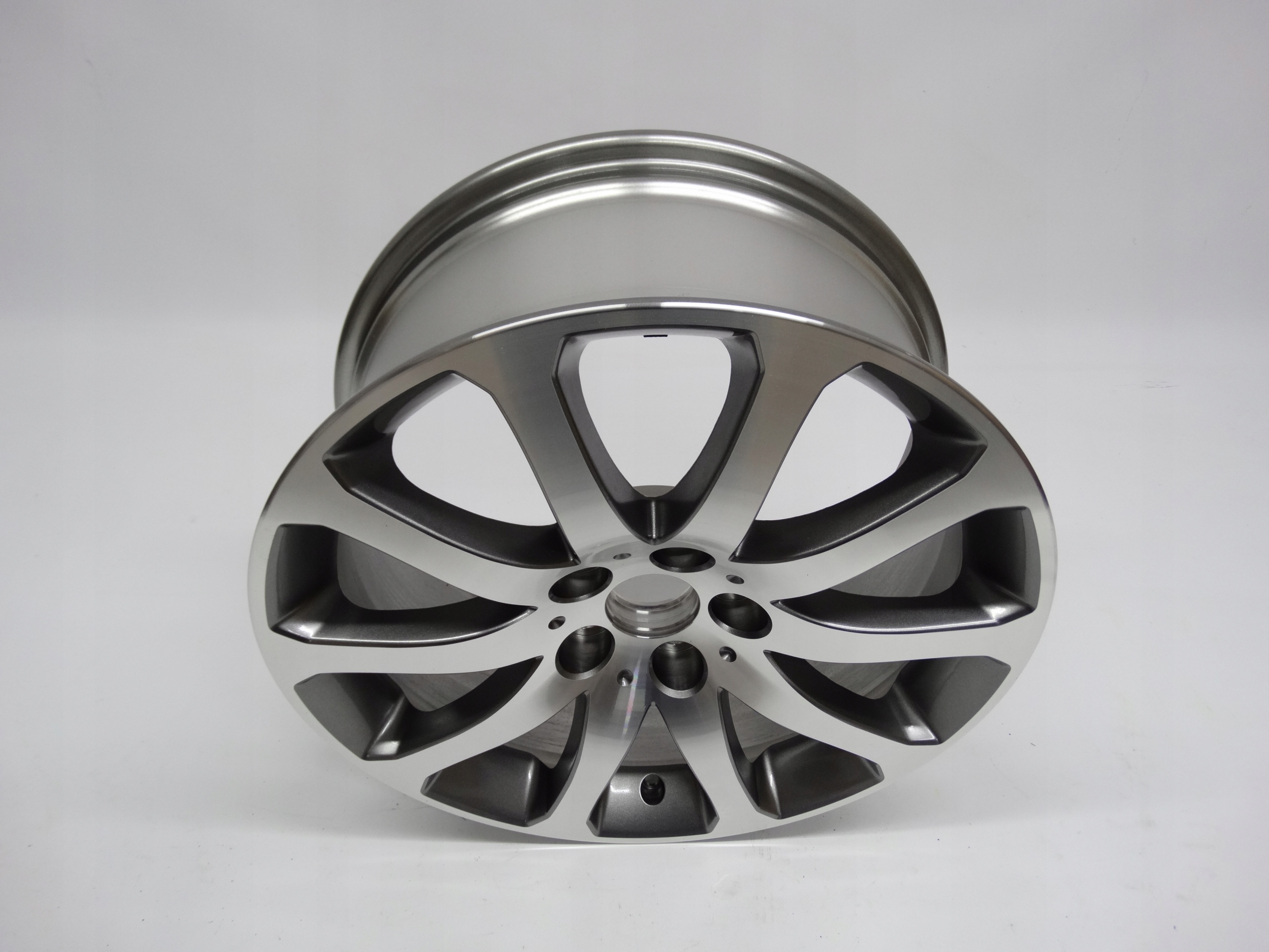 Second image of Lexus SC 430 GS felga 18 cali 08457-30815 oryginalna NOWA