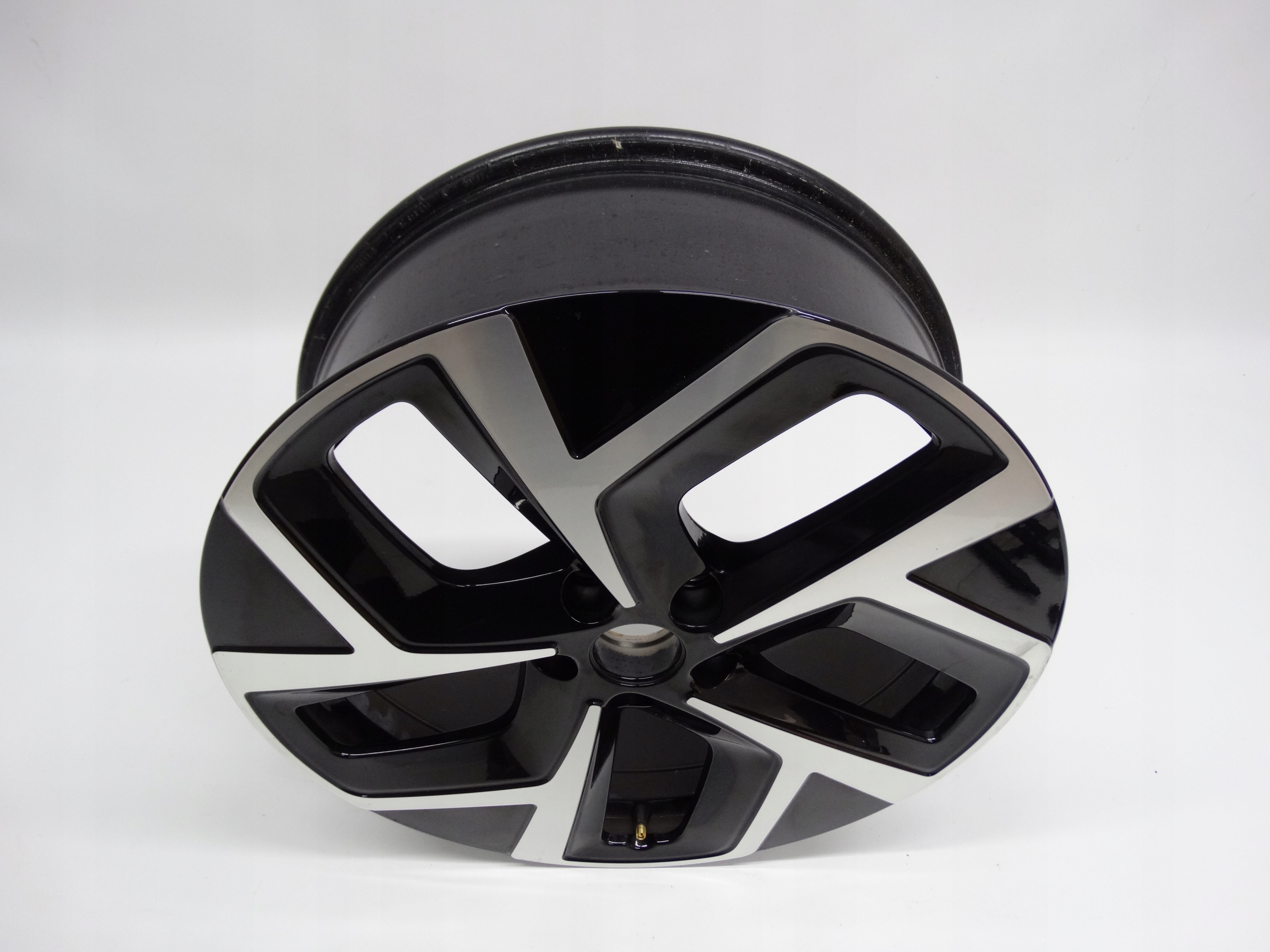 Second image of VW ID.3 ID3 Lift 2022+ felga 19 cali 10A601025K oryginalna