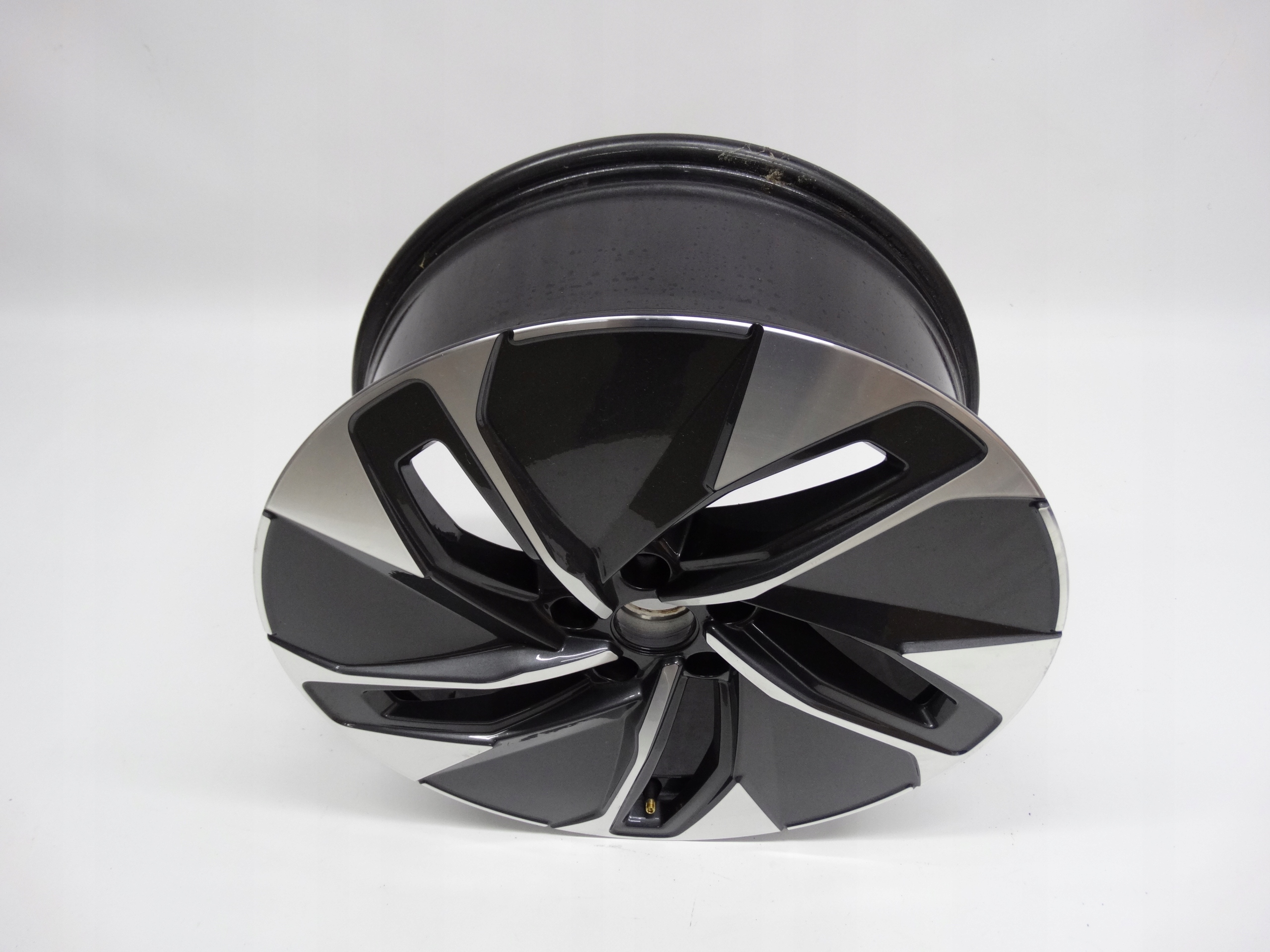 Second image of VW ID.4 ID.5 felga 19 cali 11A601025M oryginalna