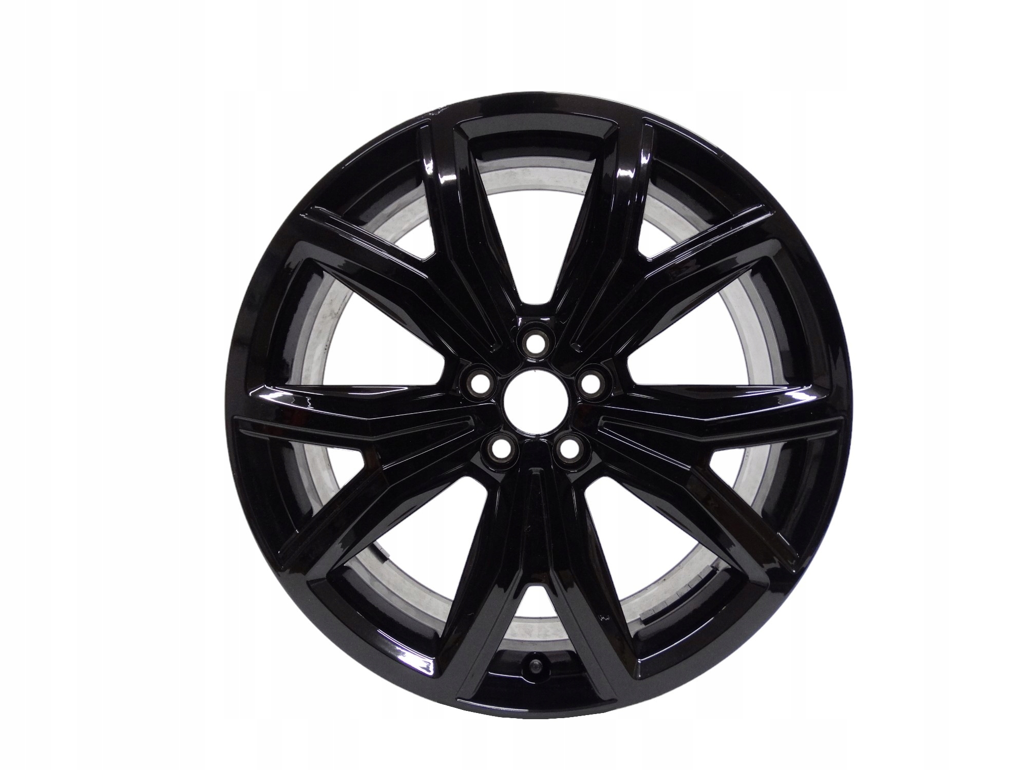 VW T-Cross 2GM R-Line felga 18 cali 2GM601025AC oryginalna