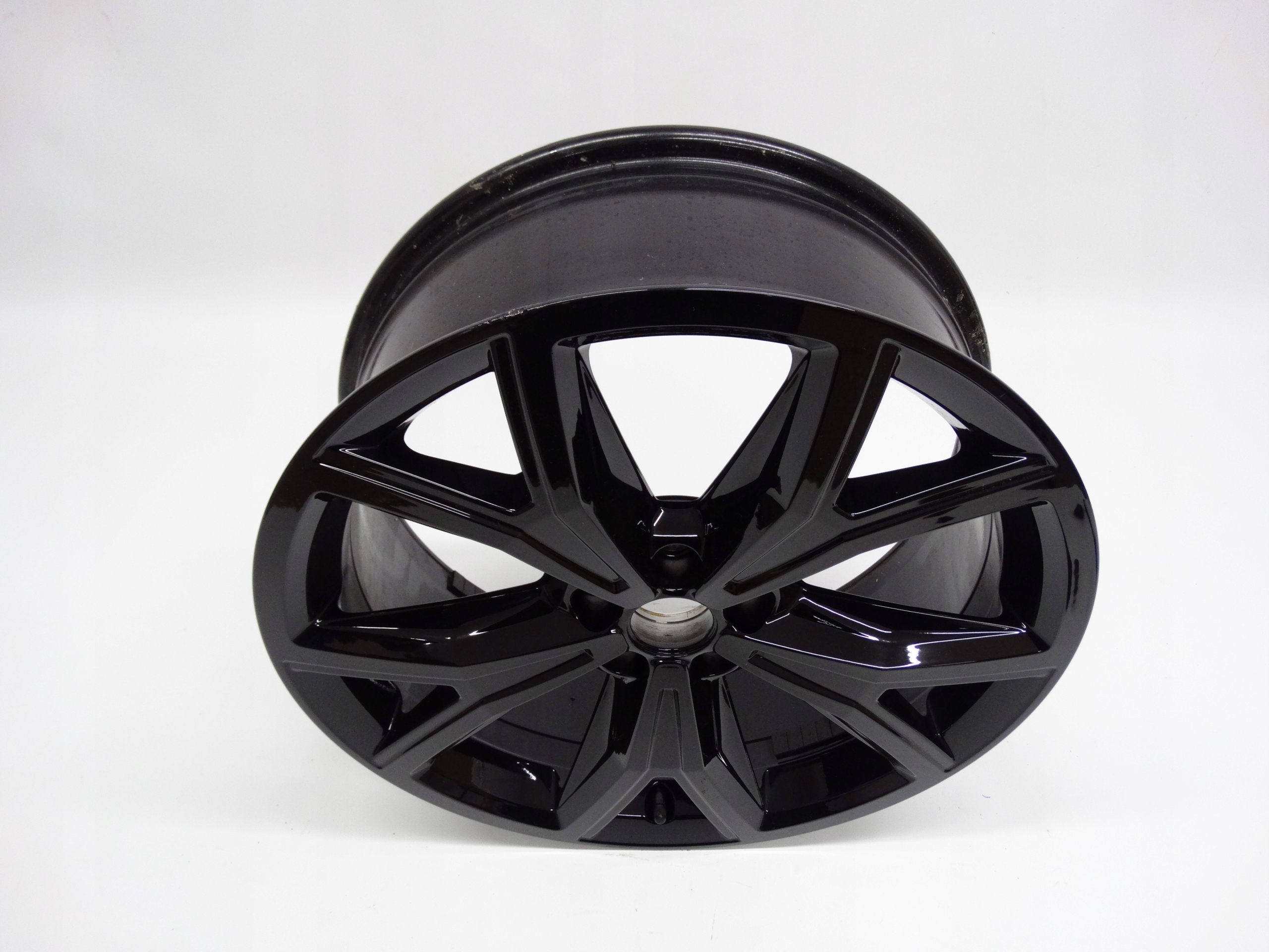 Second image of VW T-Cross 2GM R-Line felga 18 cali 2GM601025AC oryginalna