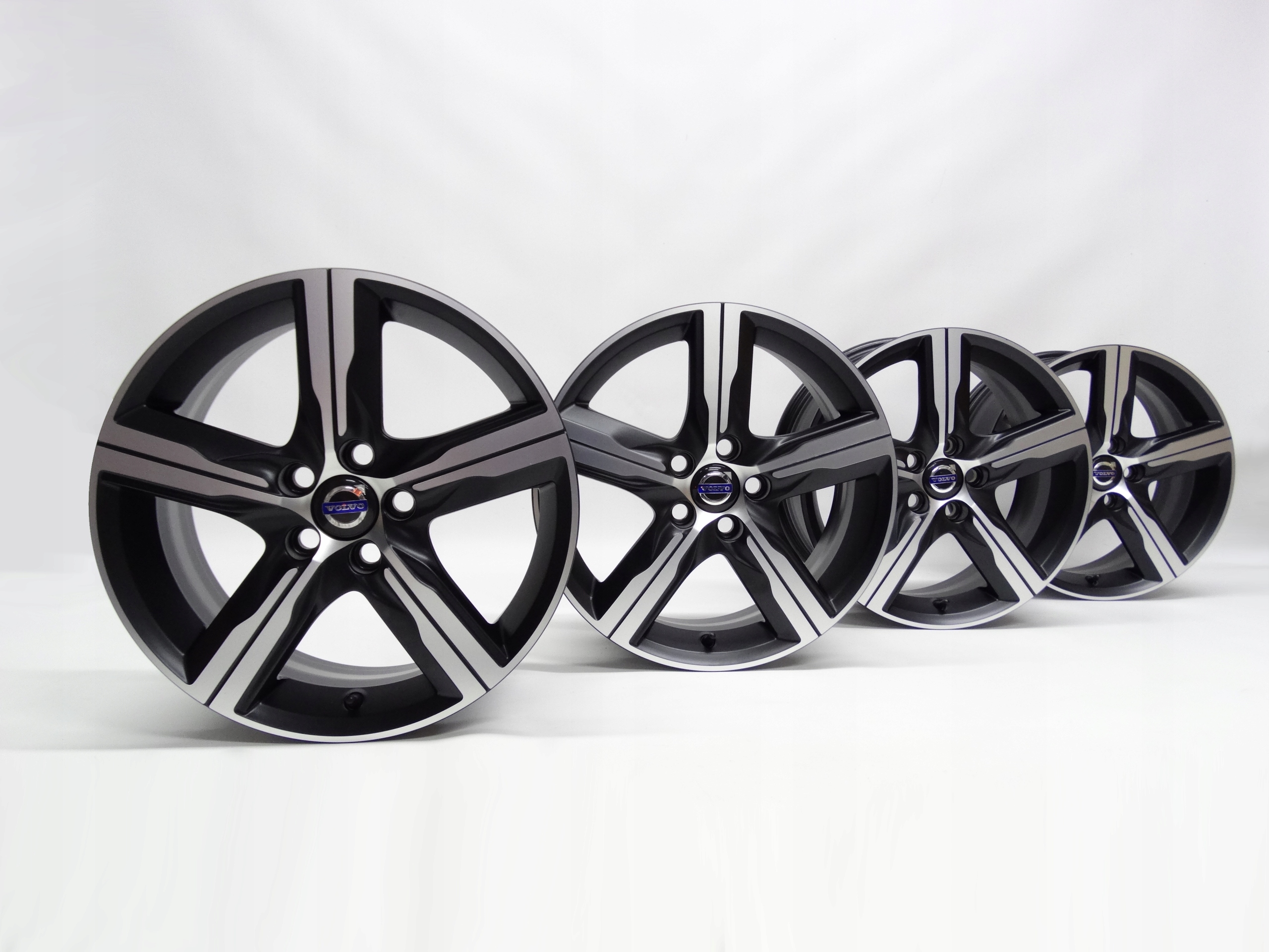 Second image of Volvo V40 V60 C30 komplet felg 17 cali 31423871 oryginalne