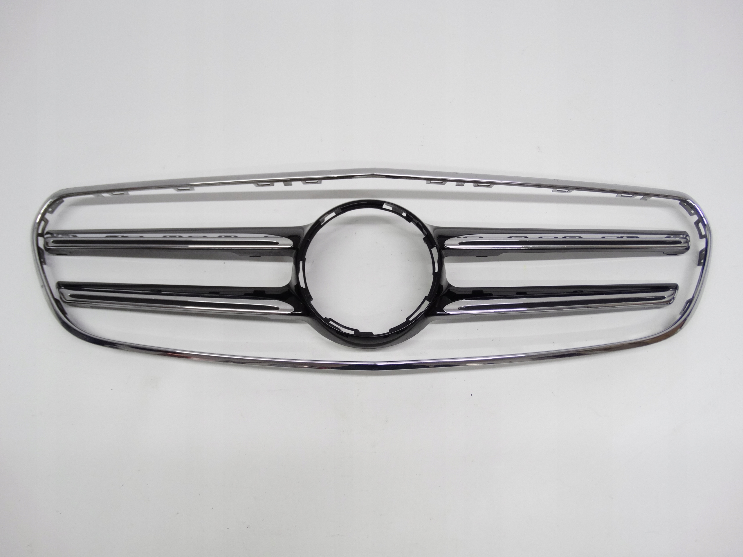 Second image of Mercedes E-Klasa W213 2016-2020 grill atrapa ramka oryginalna A2138880260