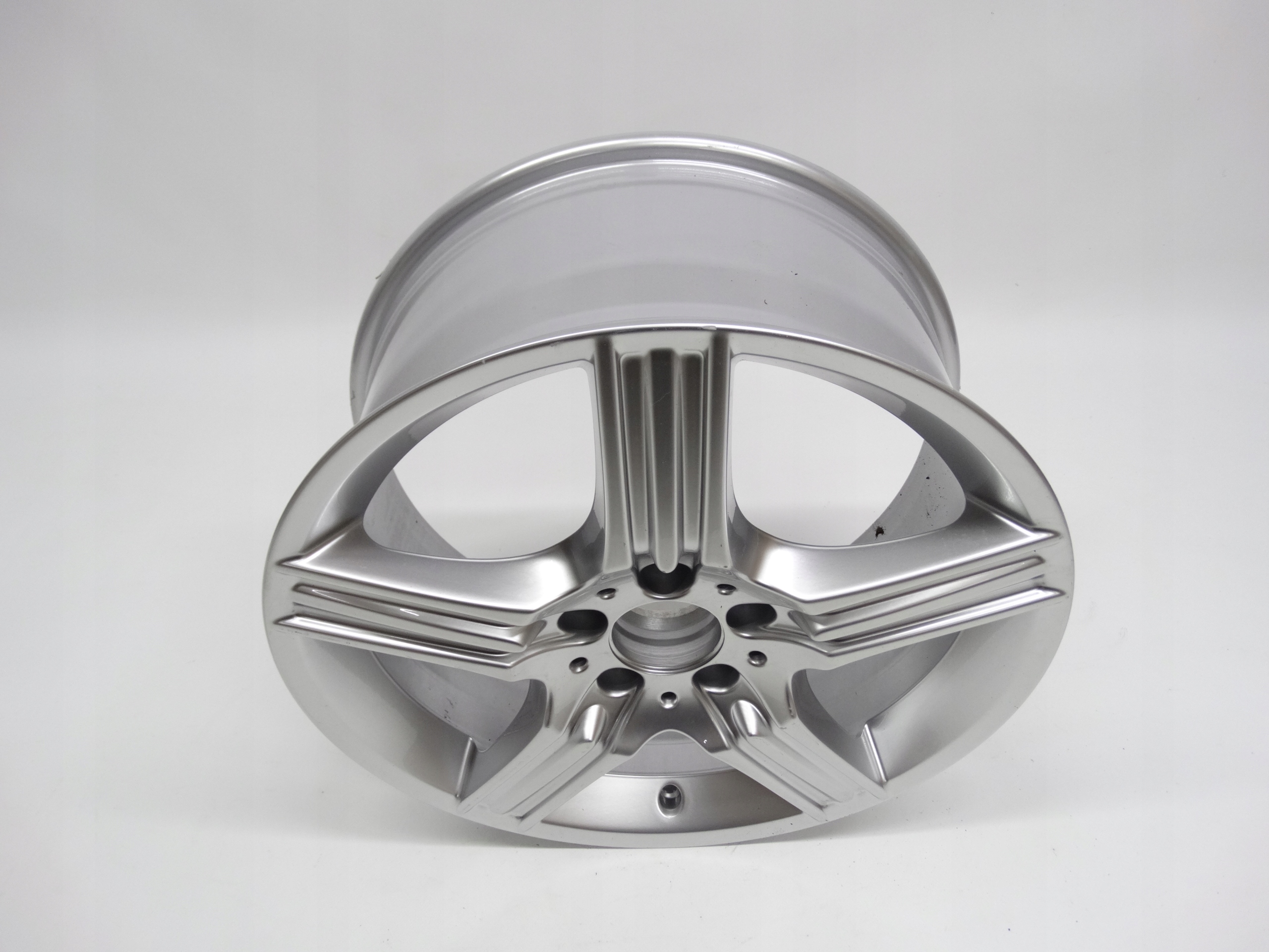 Second image of Mercedes E-klasa W212 felga 18 cali A2124012102 oryginalna