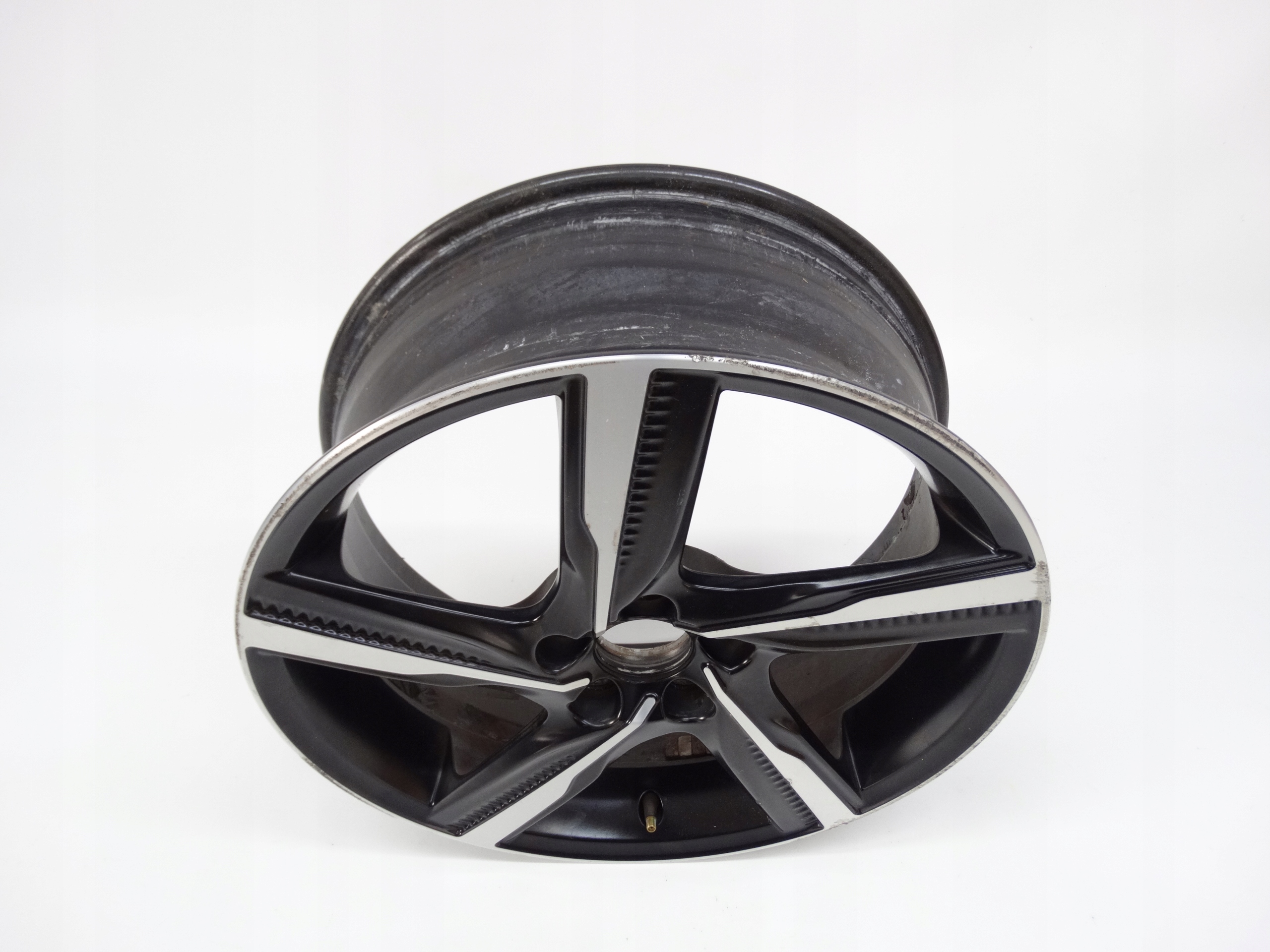 Second image of Volvo V40 V60 felga 18 cali 31362440 oryginalna