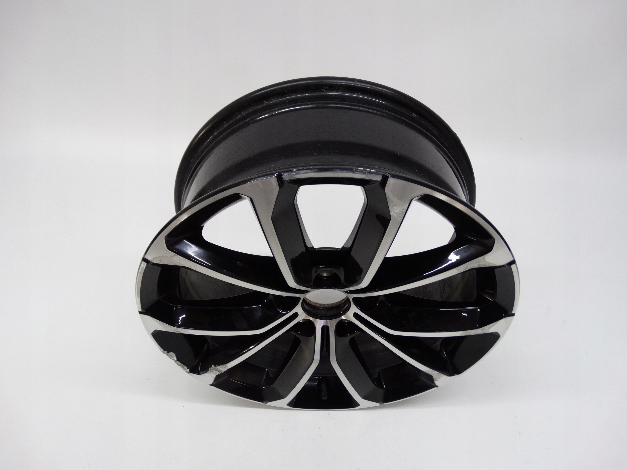 Second image of Volvo S60 III V60 II felga 17 cali 31471310 oryginalna