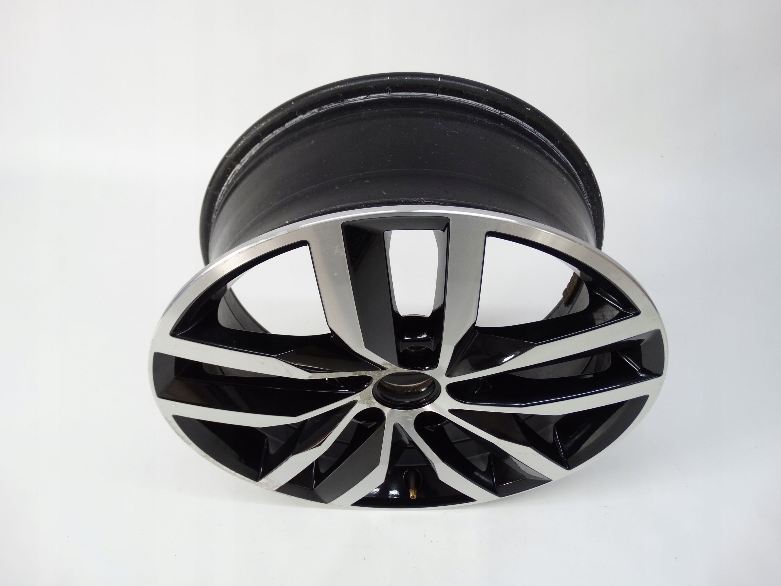 Second image of VW Golf VII 5G felga 17 cali 5G0601025BT oryginalna